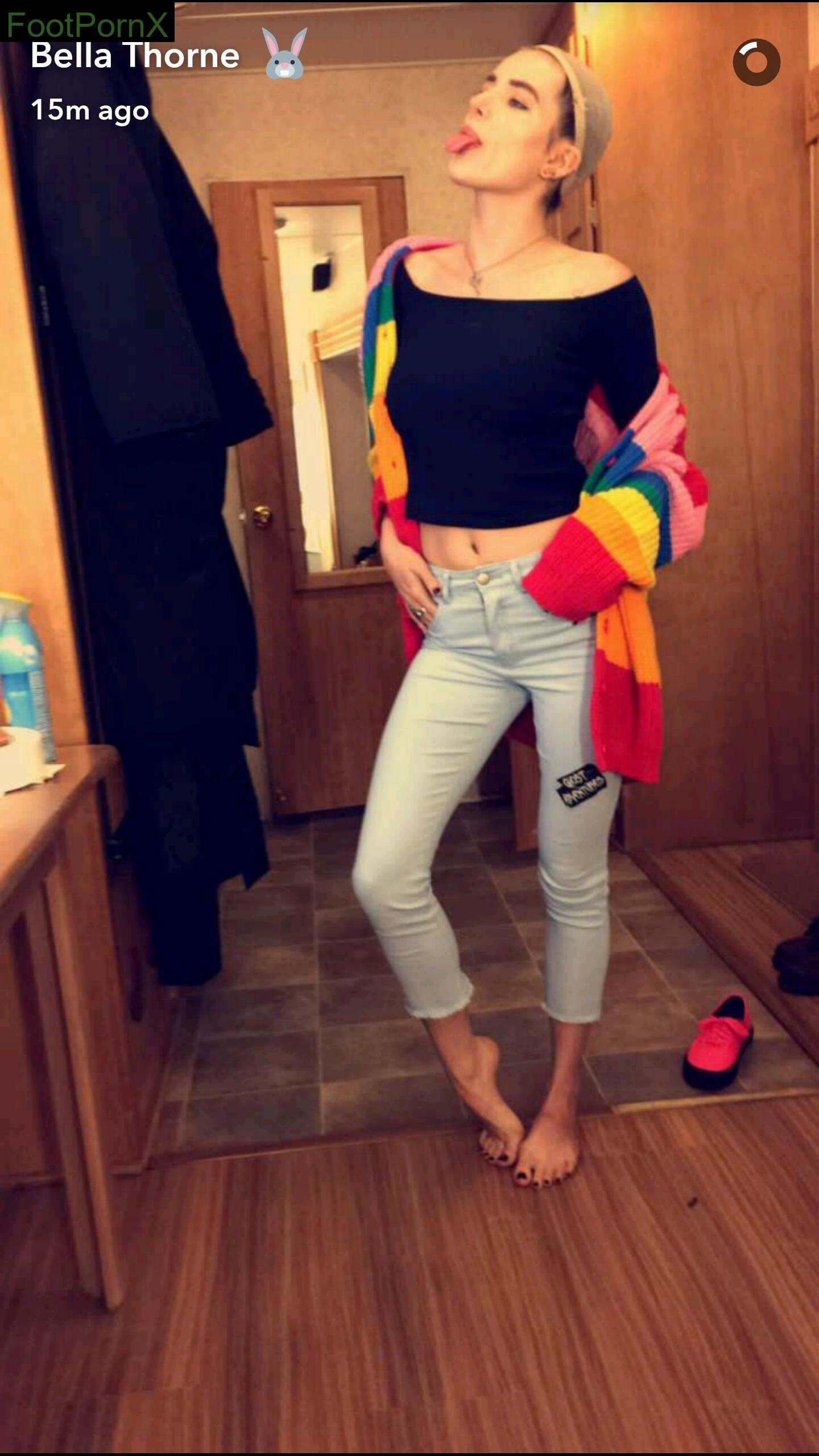 bella thorne feet photo 22