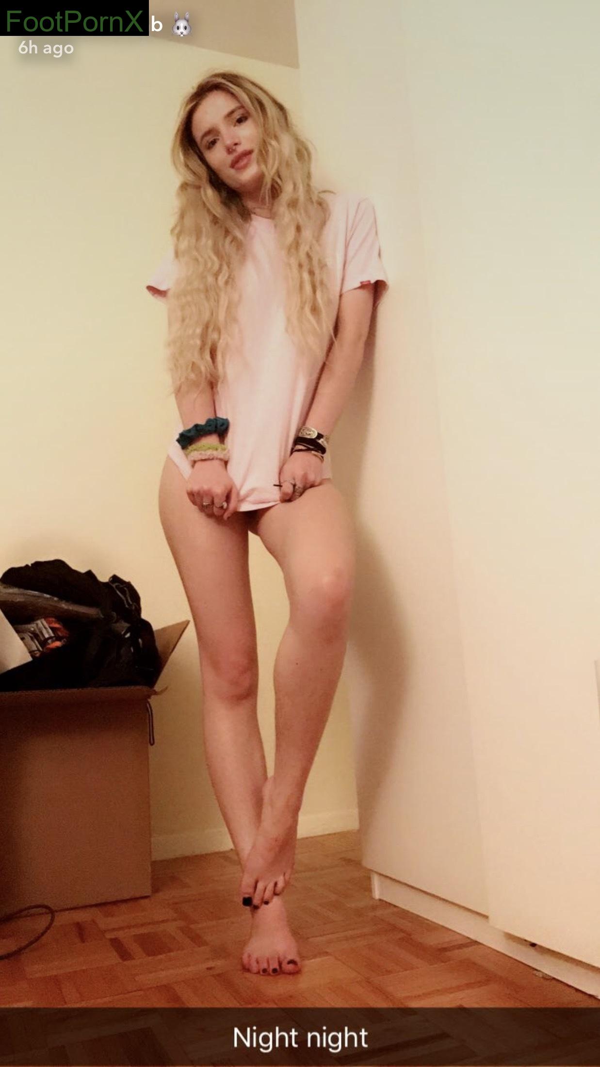 bella thorne feet photo 10