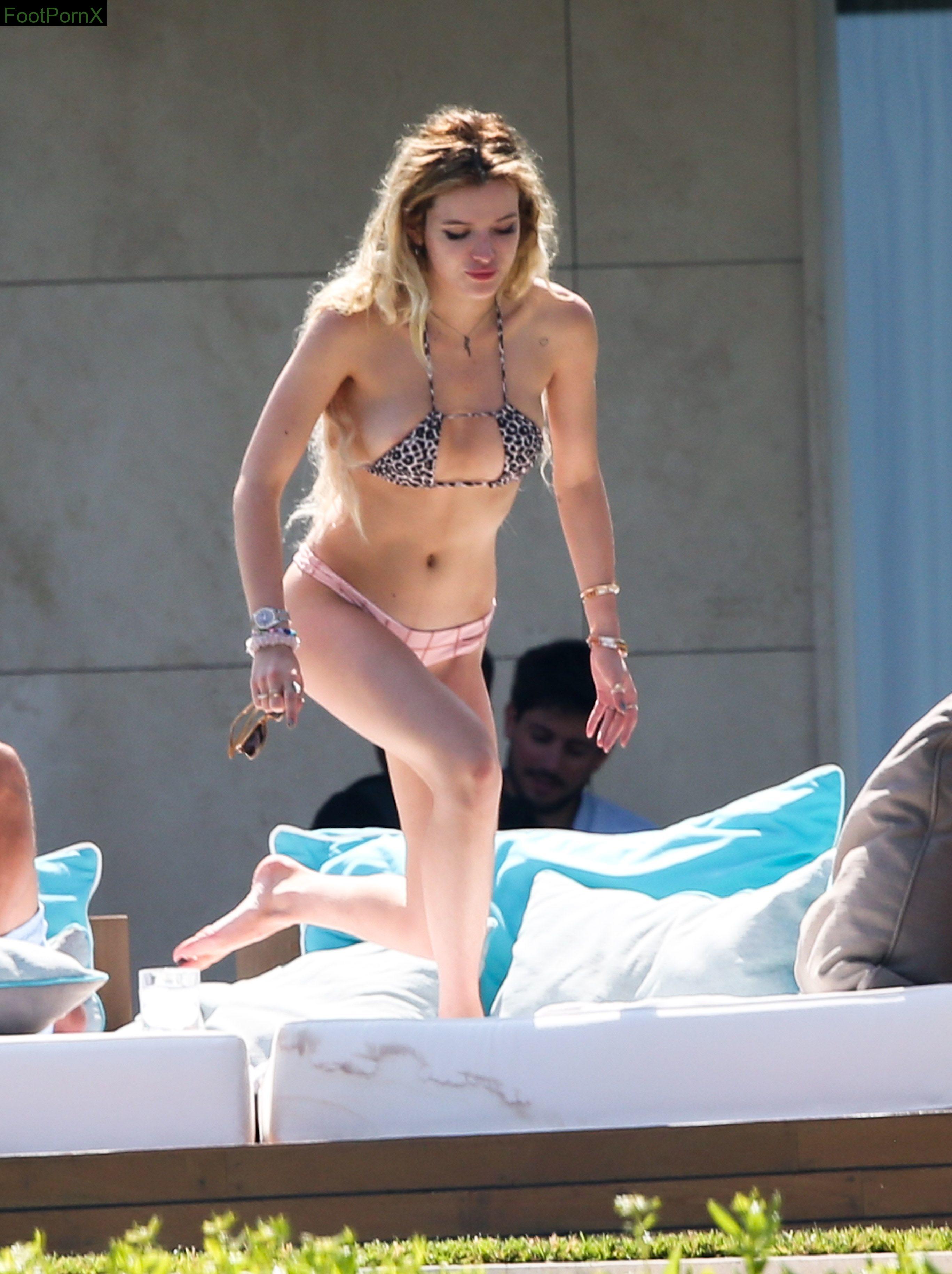 bella thorne feet photo 22