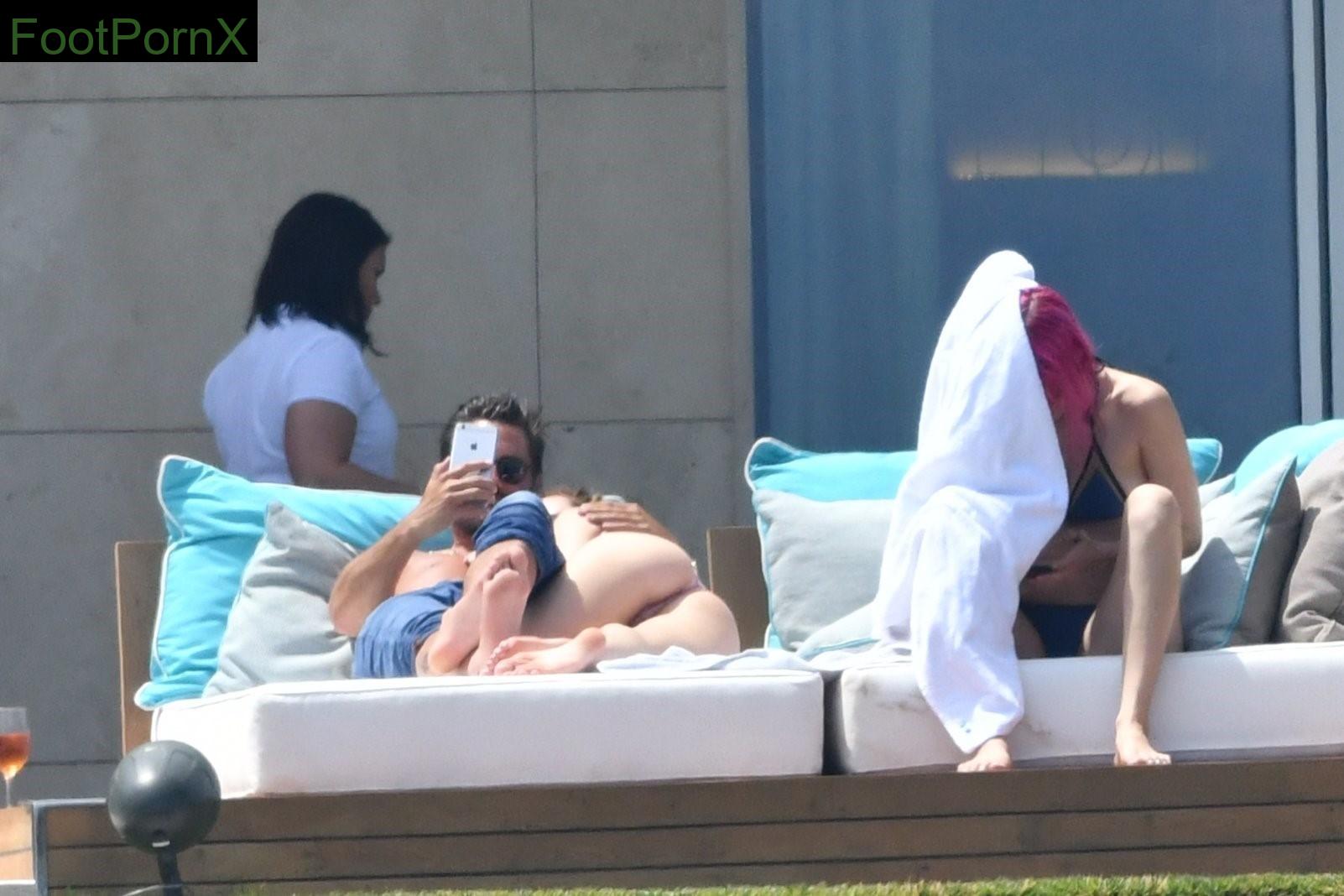 bella thorne feet photo 23