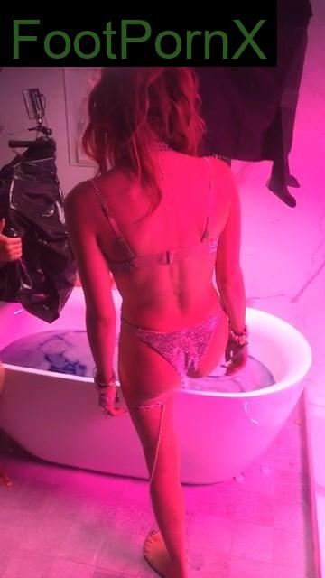 bella thorne feet photo 16