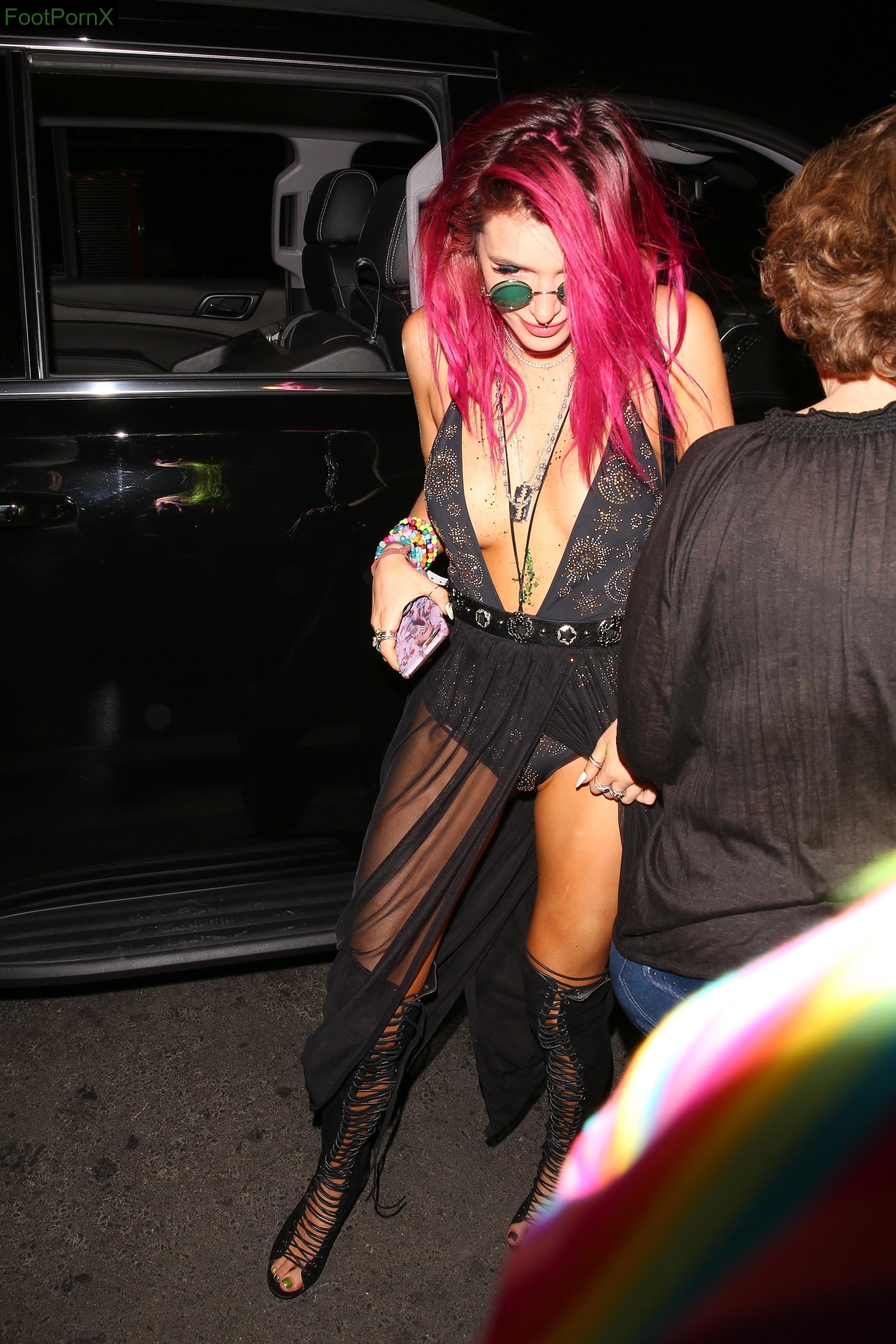 bella thorne feet photo 11