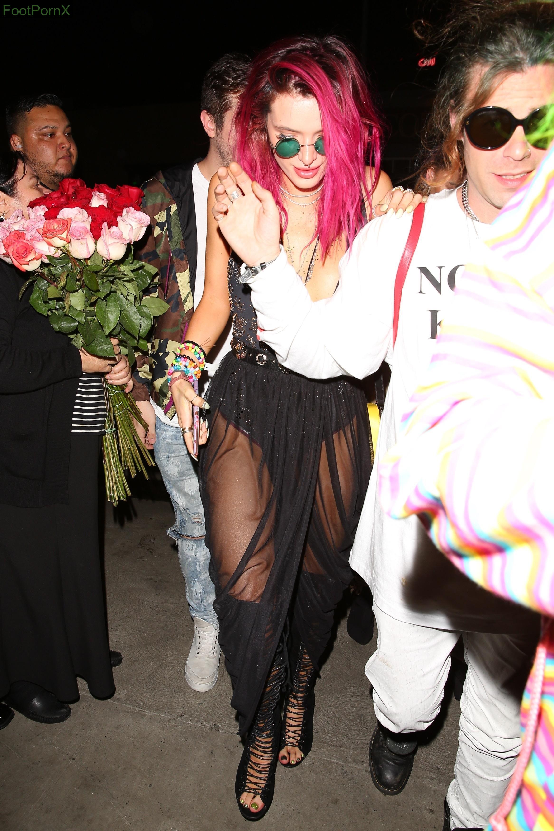 bella thorne feet photo 10