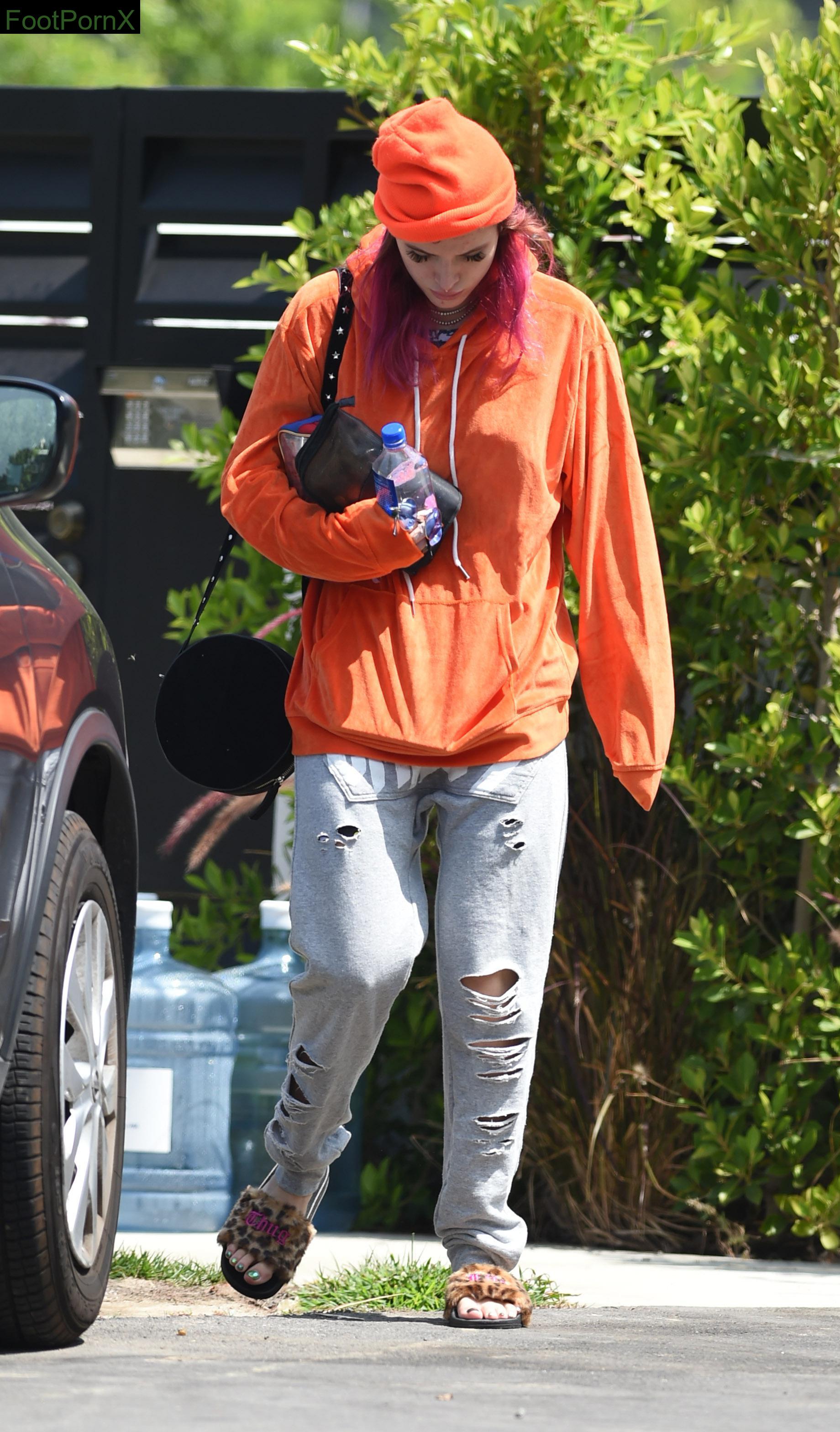 bella thorne feet photo 23