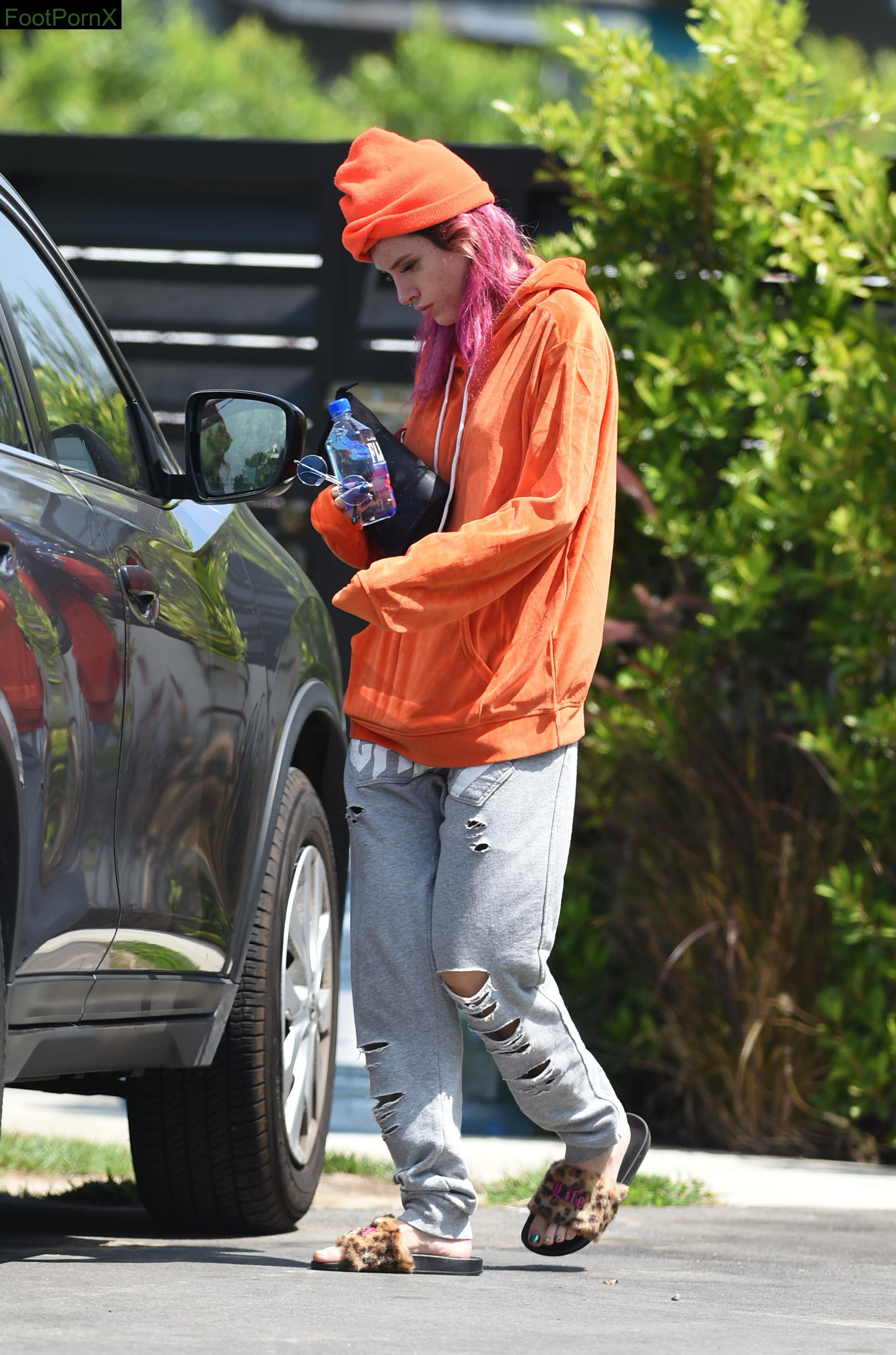 bella thorne feet photo 21