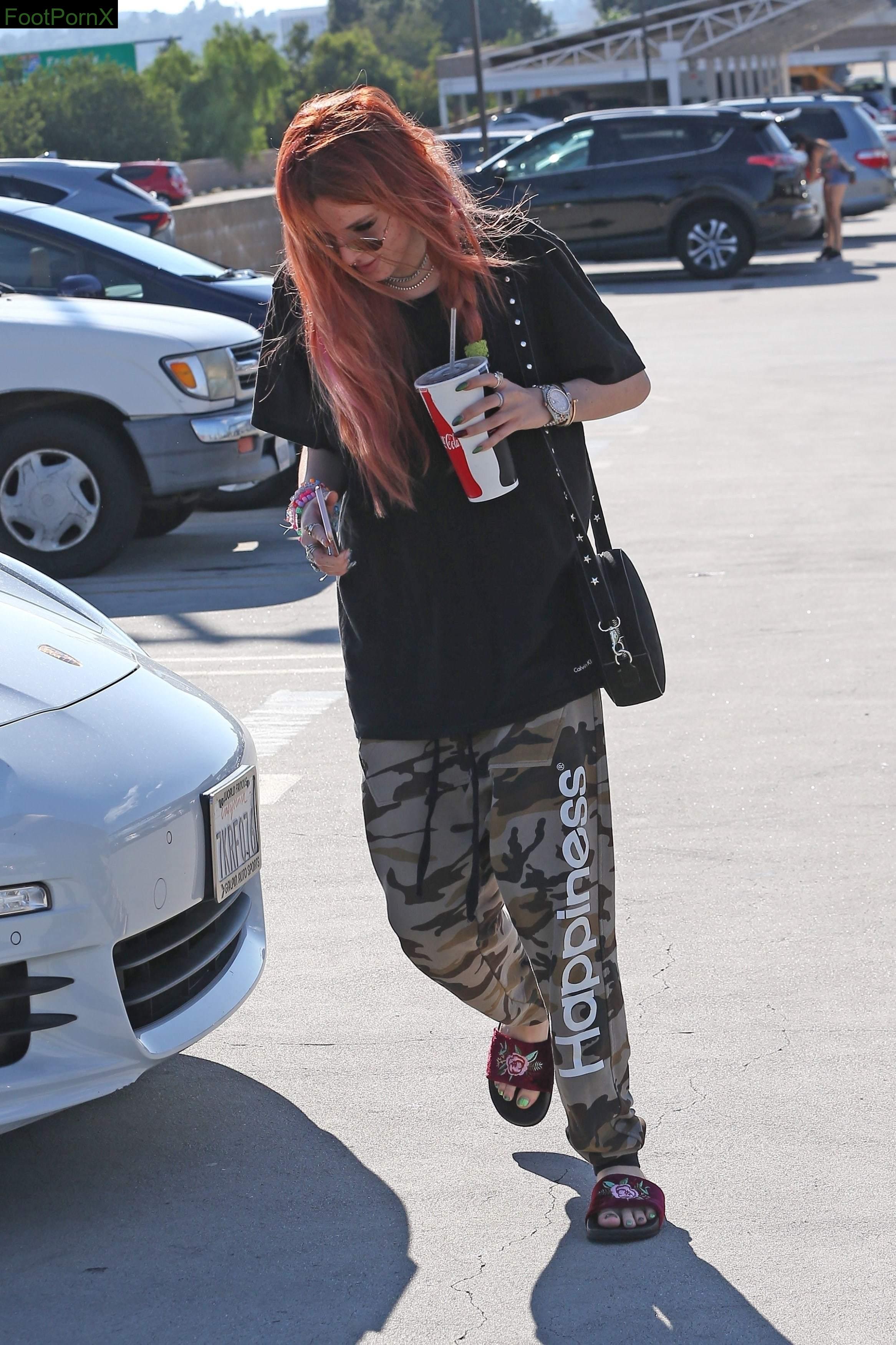 bella thorne feet photo 6