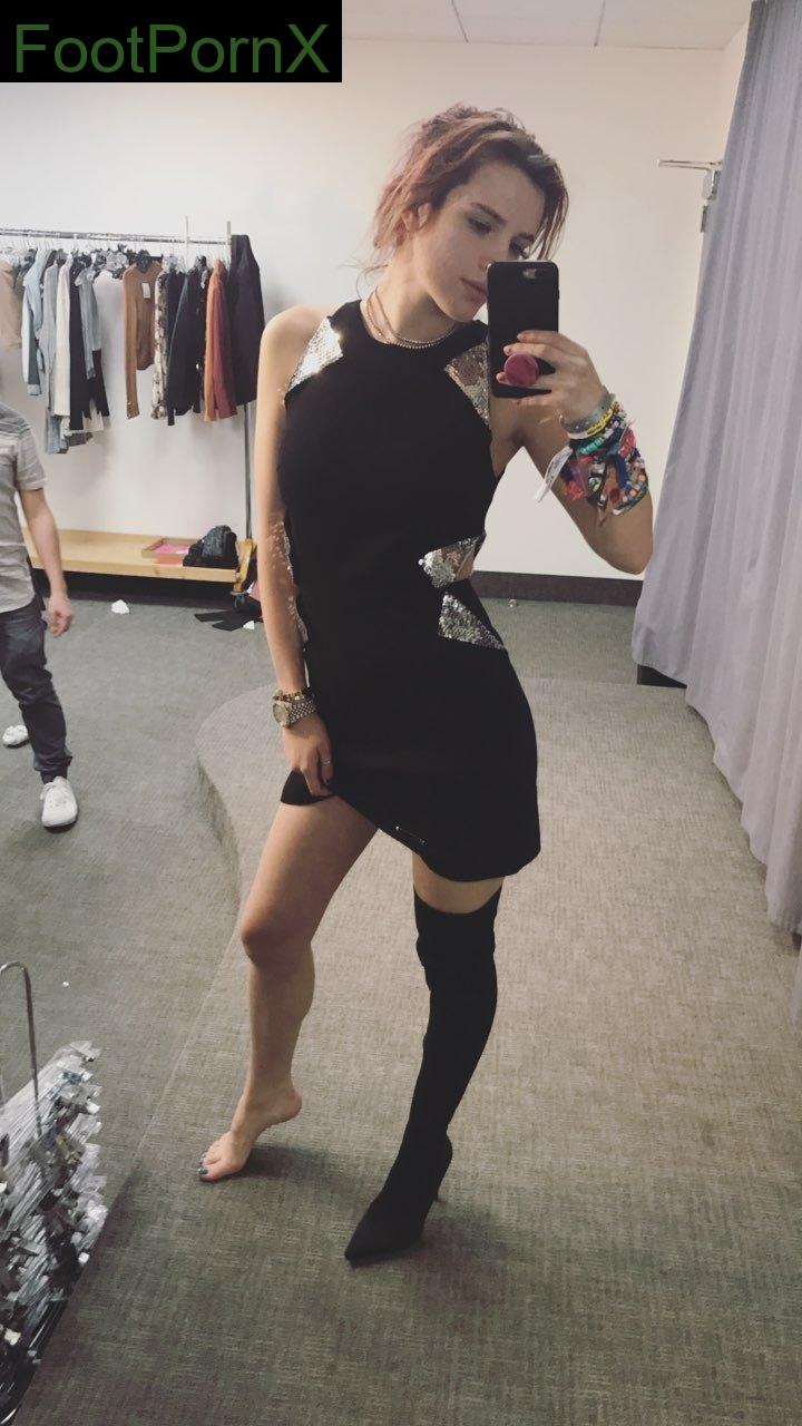 bella thorne feet photo 17