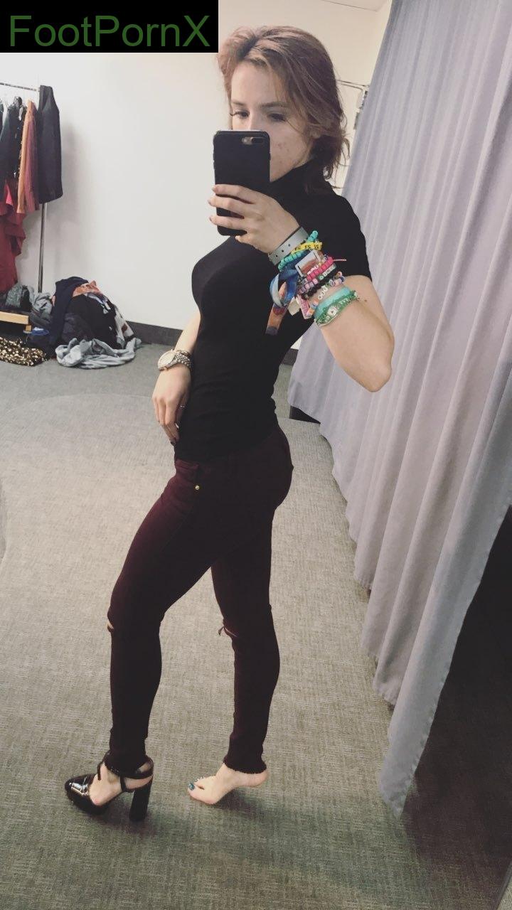 bella thorne feet photo 16
