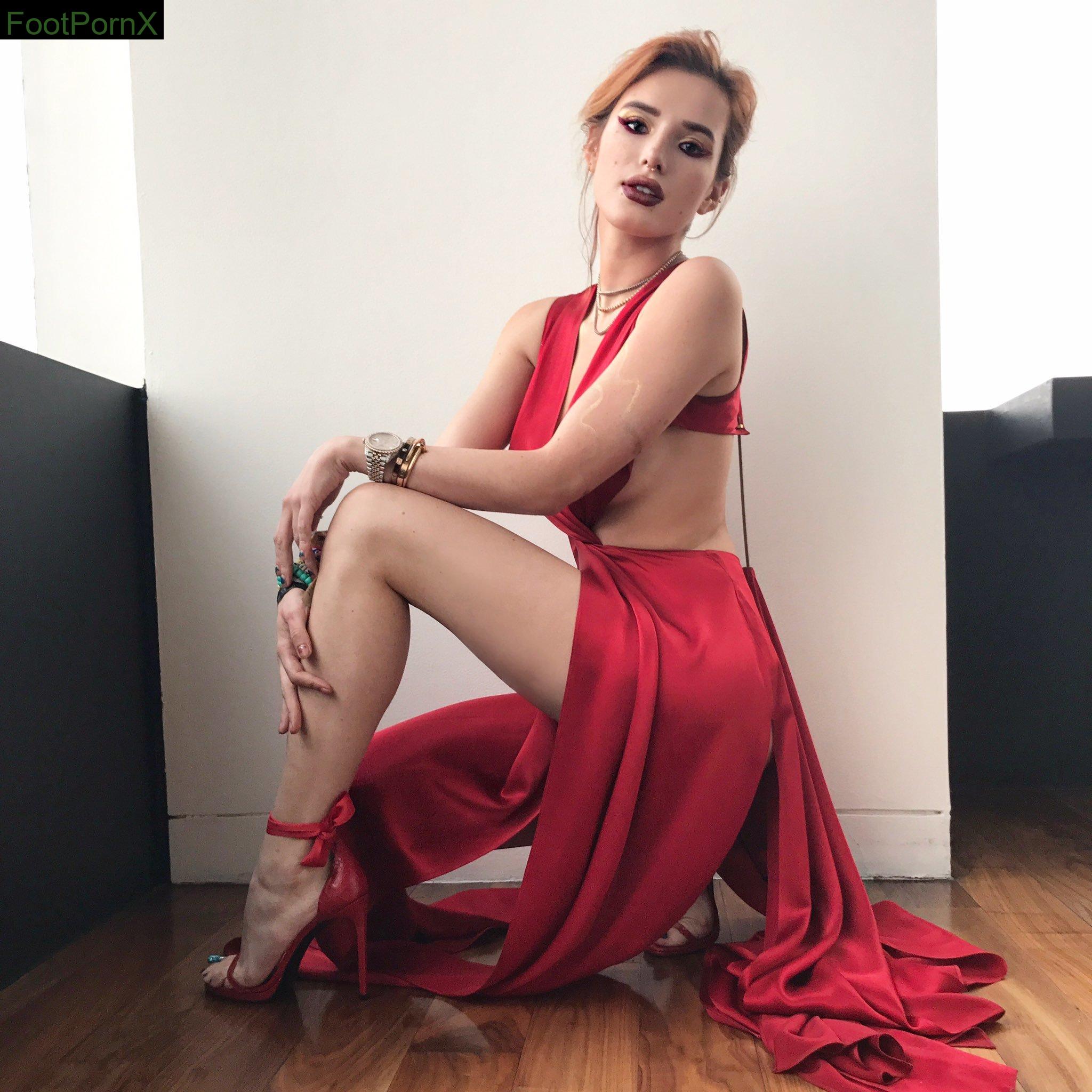 bella thorne feet photo 11