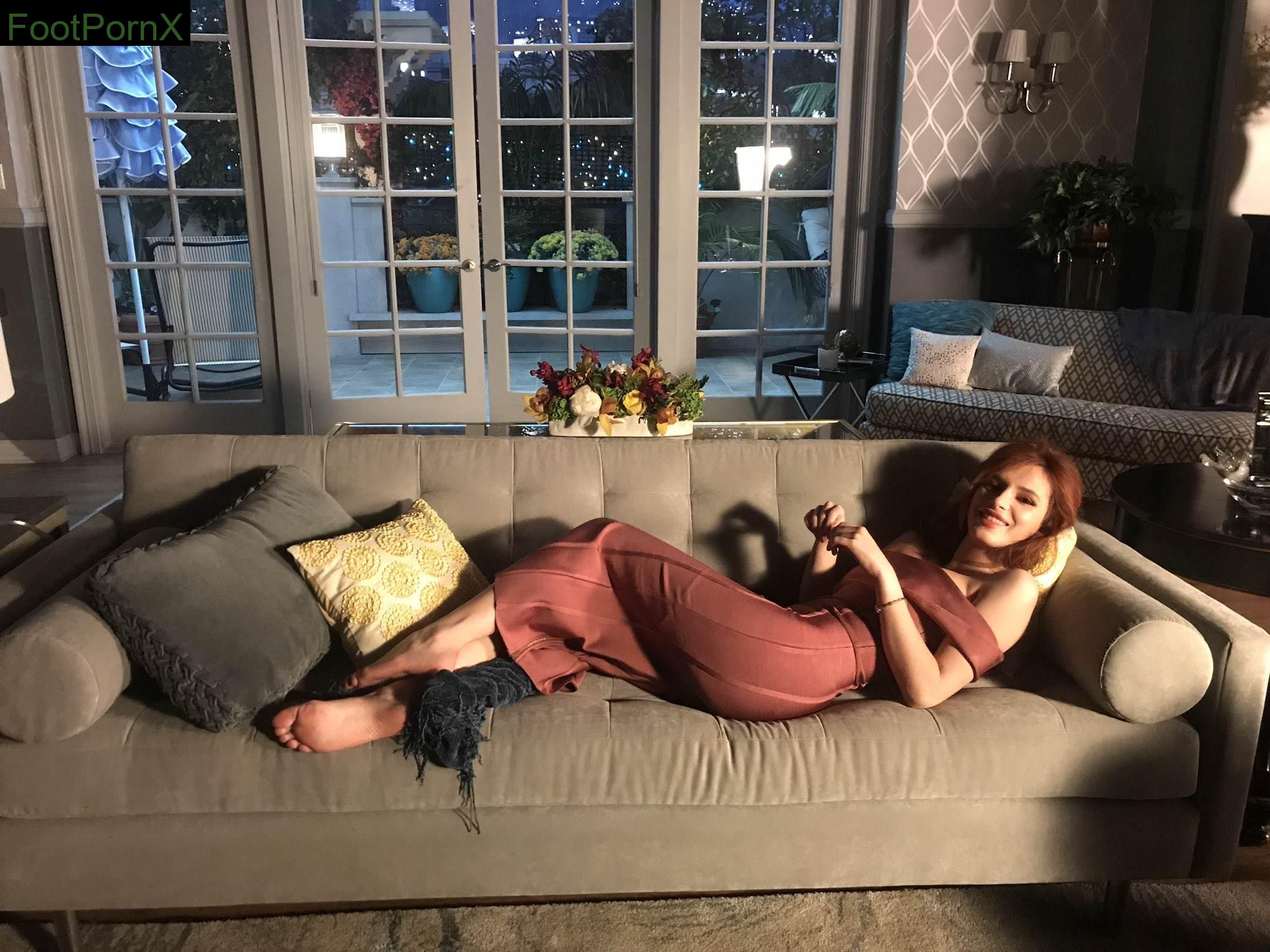 bella thorne feet photo 6