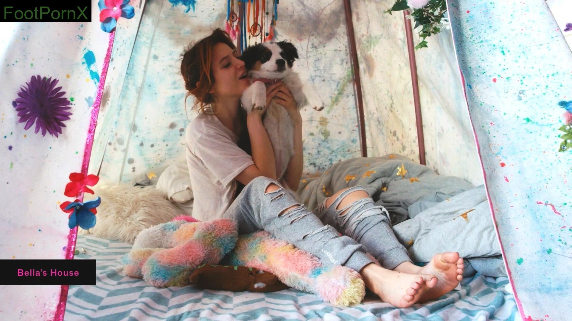 bella thorne feet photo 6