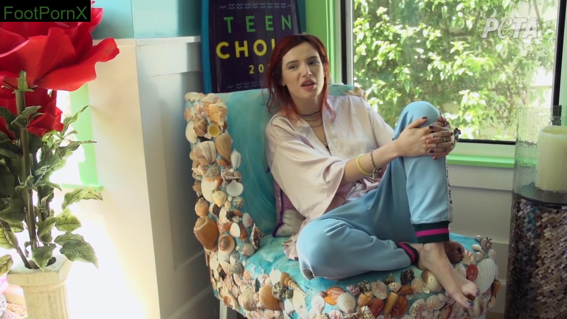 bella thorne feet photo 9