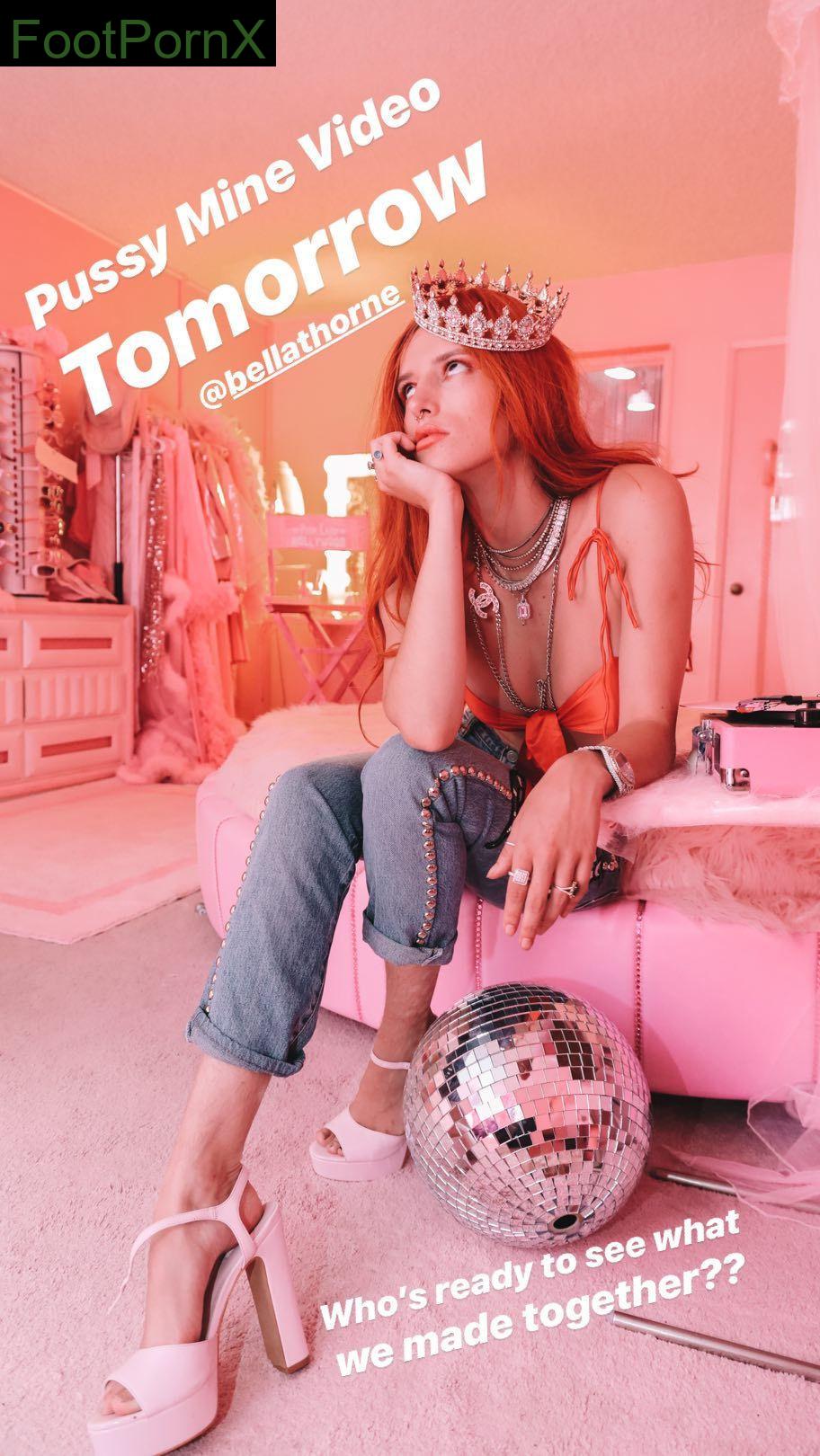 bella thorne feet photo 8