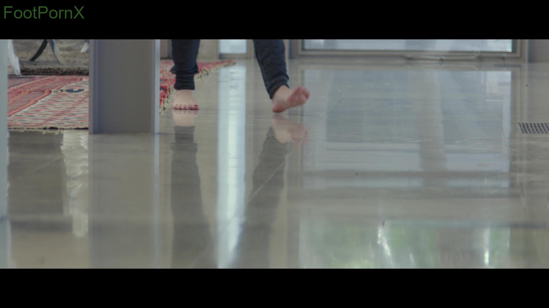 bella thorne feet photo 3
