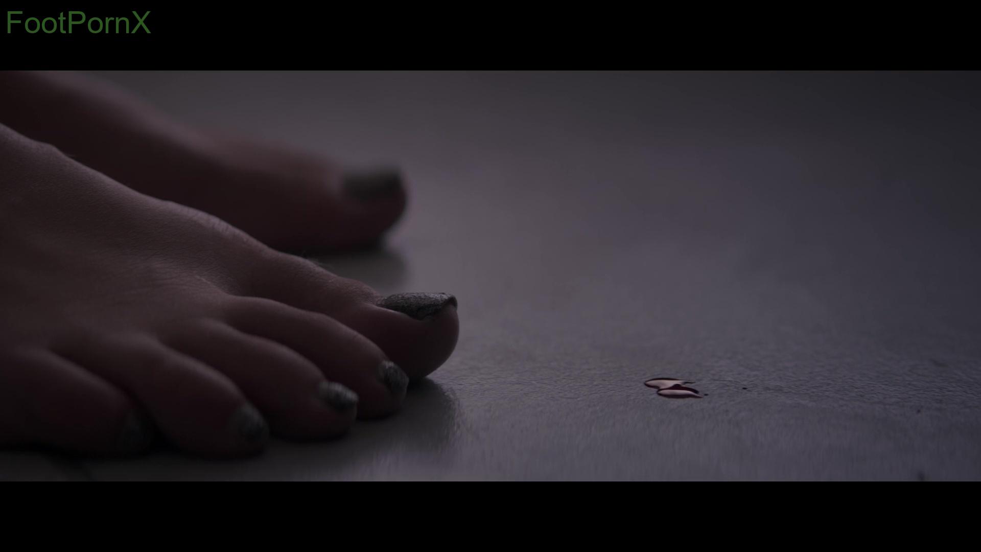 bella thorne feet photo 19