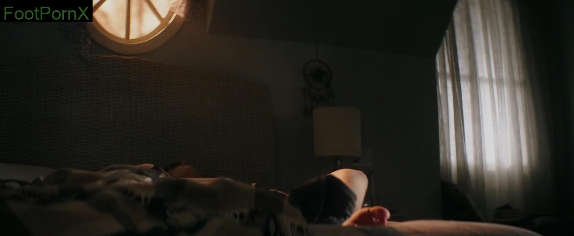 bella thorne feet photo 21