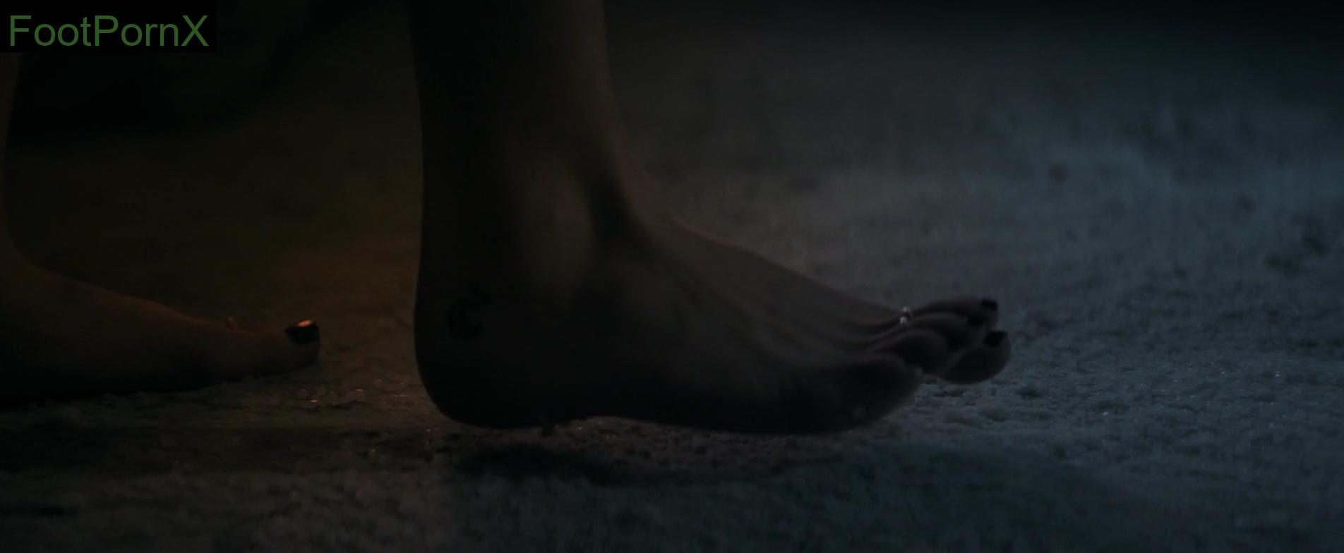 bella thorne feet photo 18