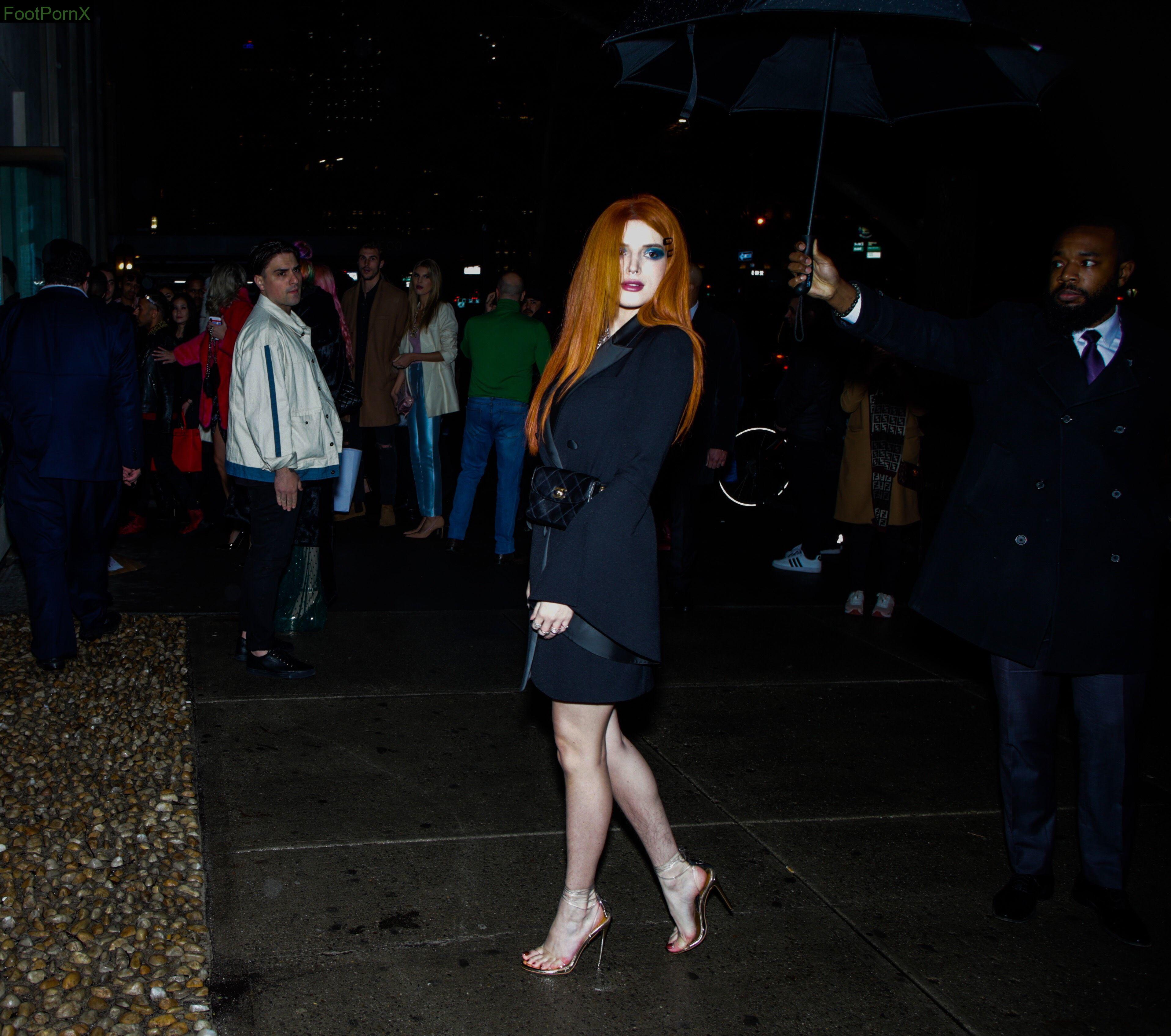 bella thorne feet photo 9