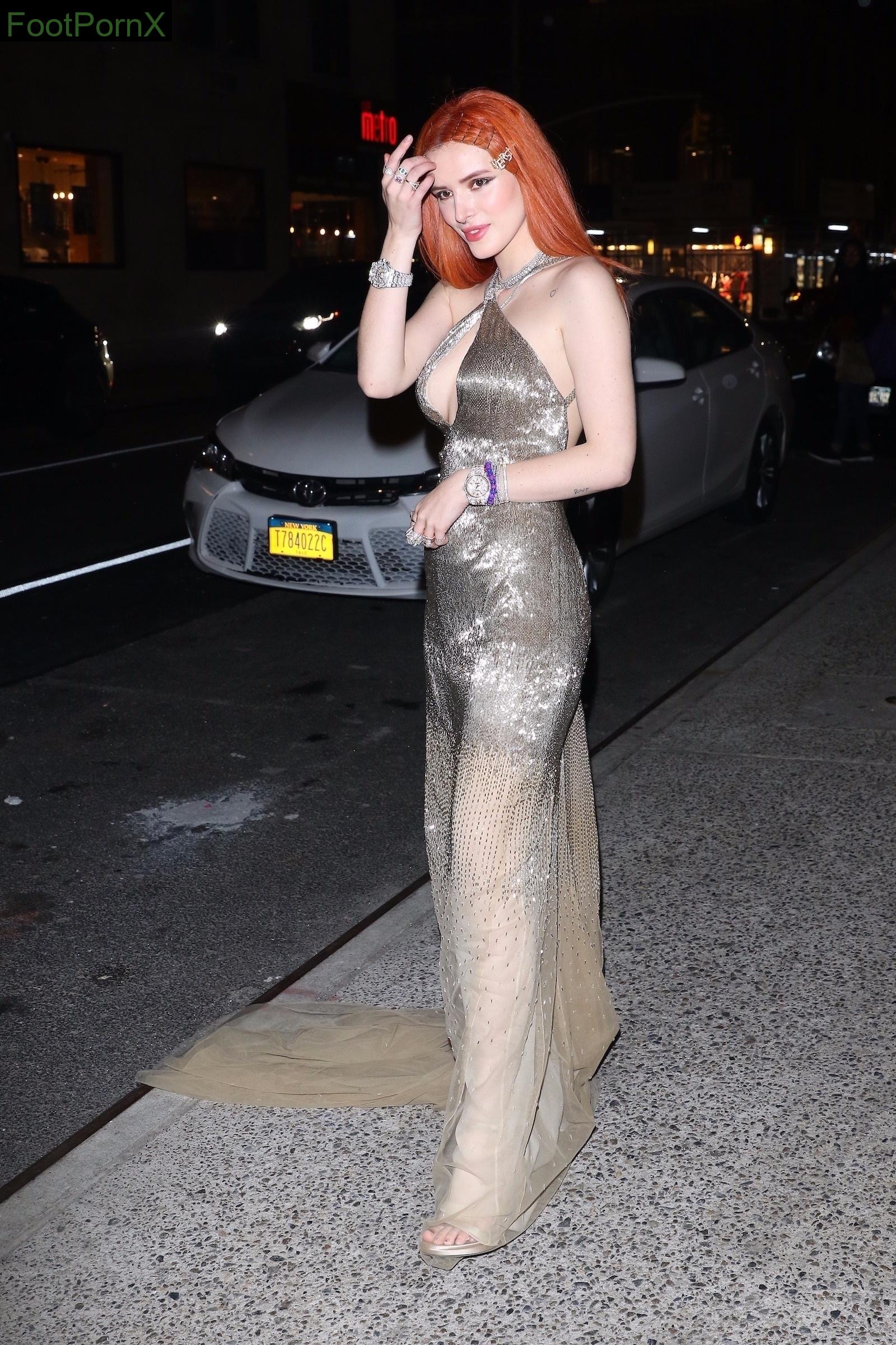 bella thorne feet photo 8