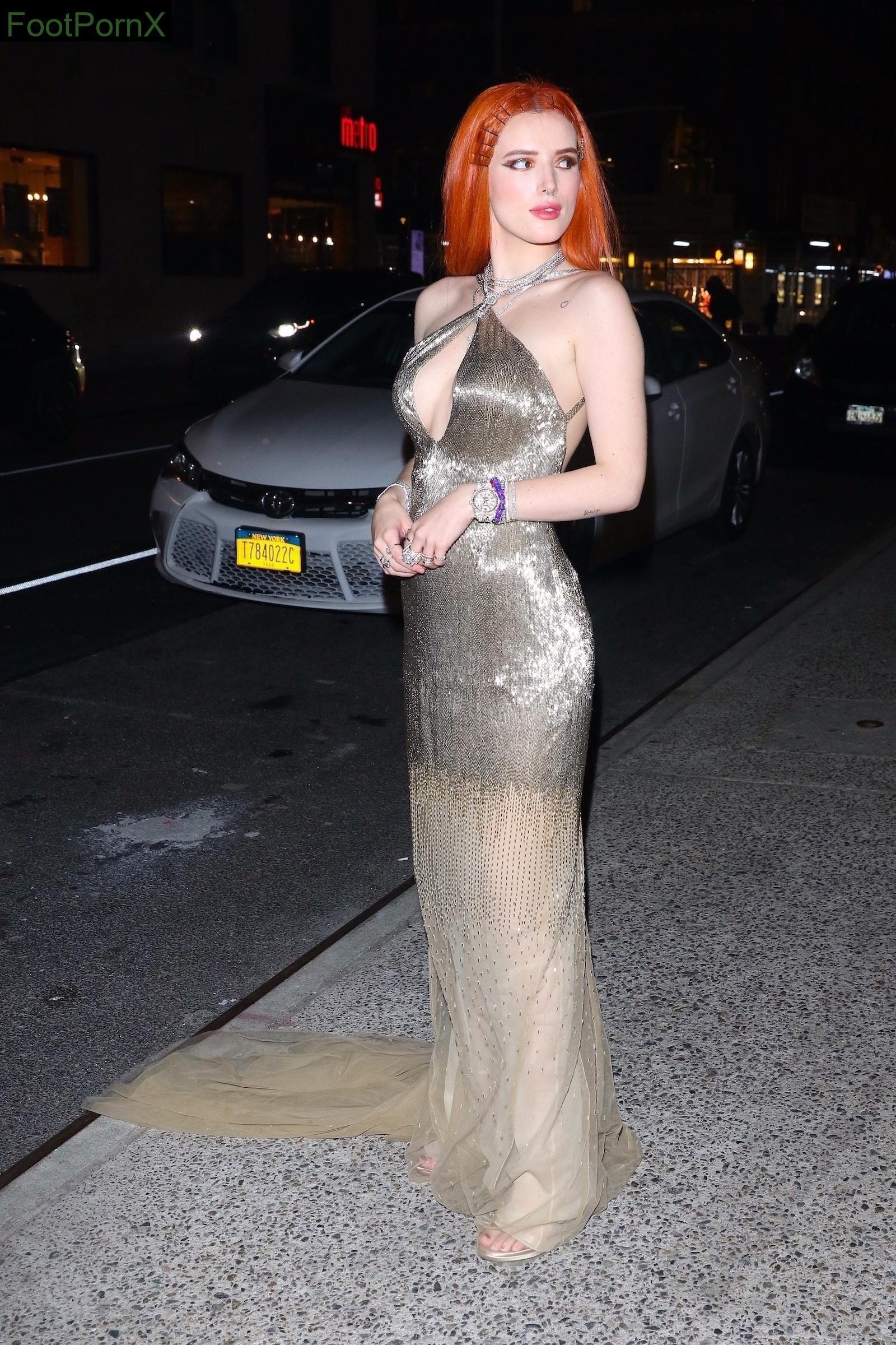bella thorne feet photo 22