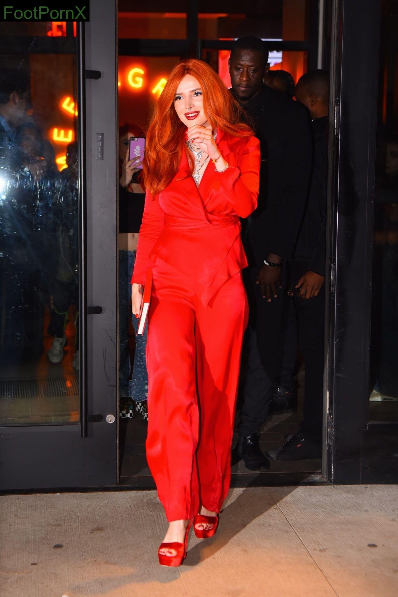 bella thorne feet photo 17