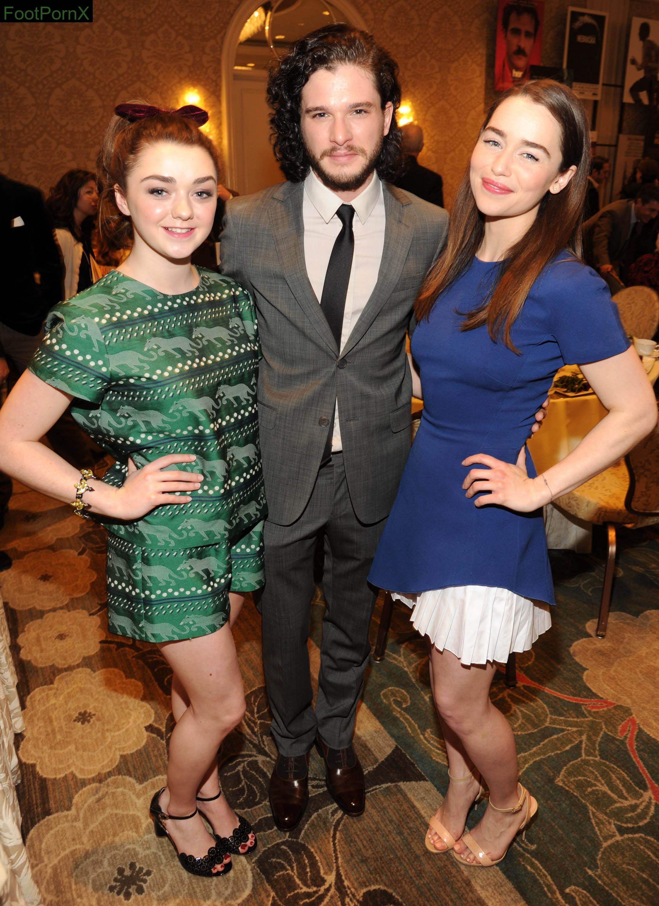 emilia clarke feet photo 21