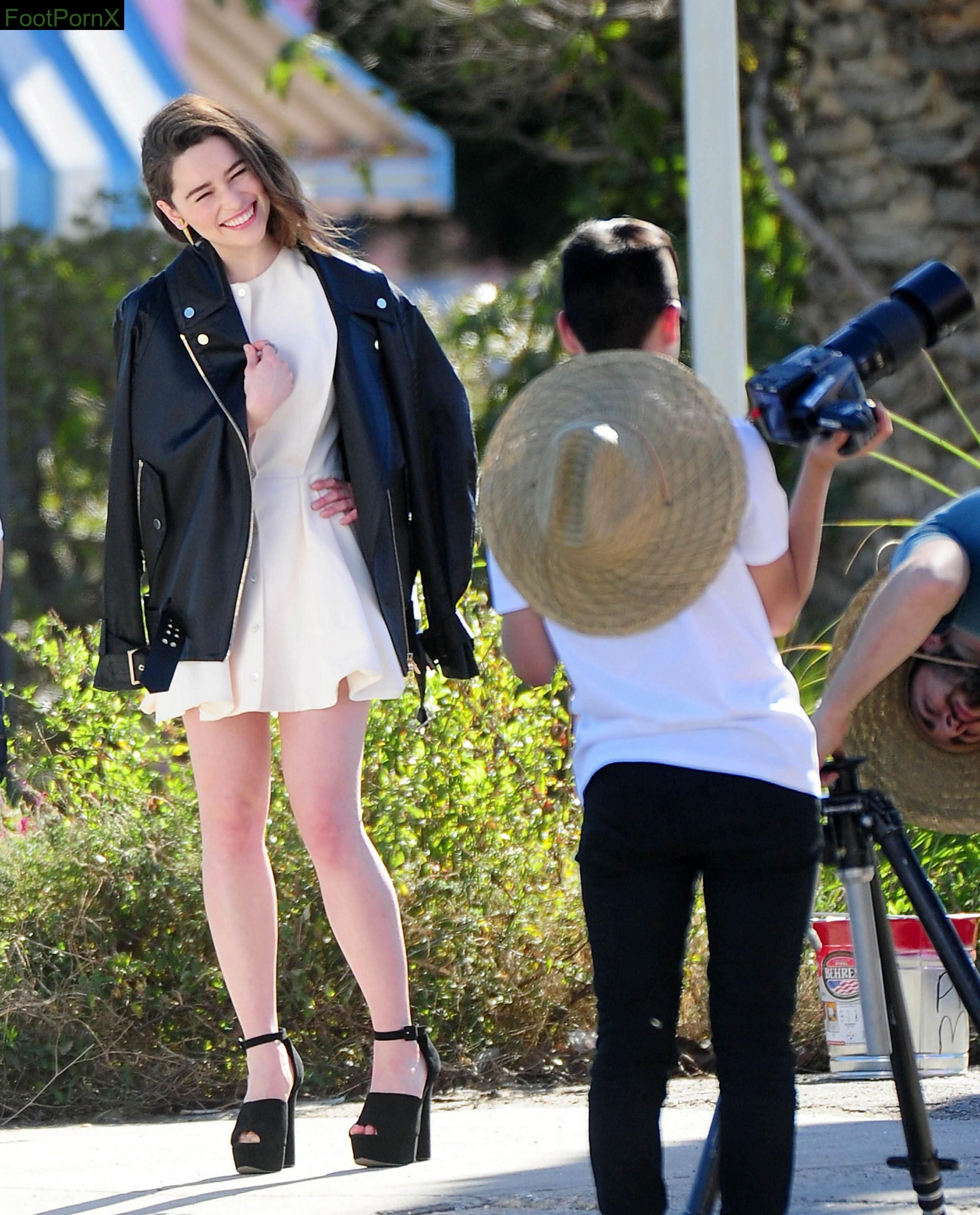 emilia clarke feet photo 7