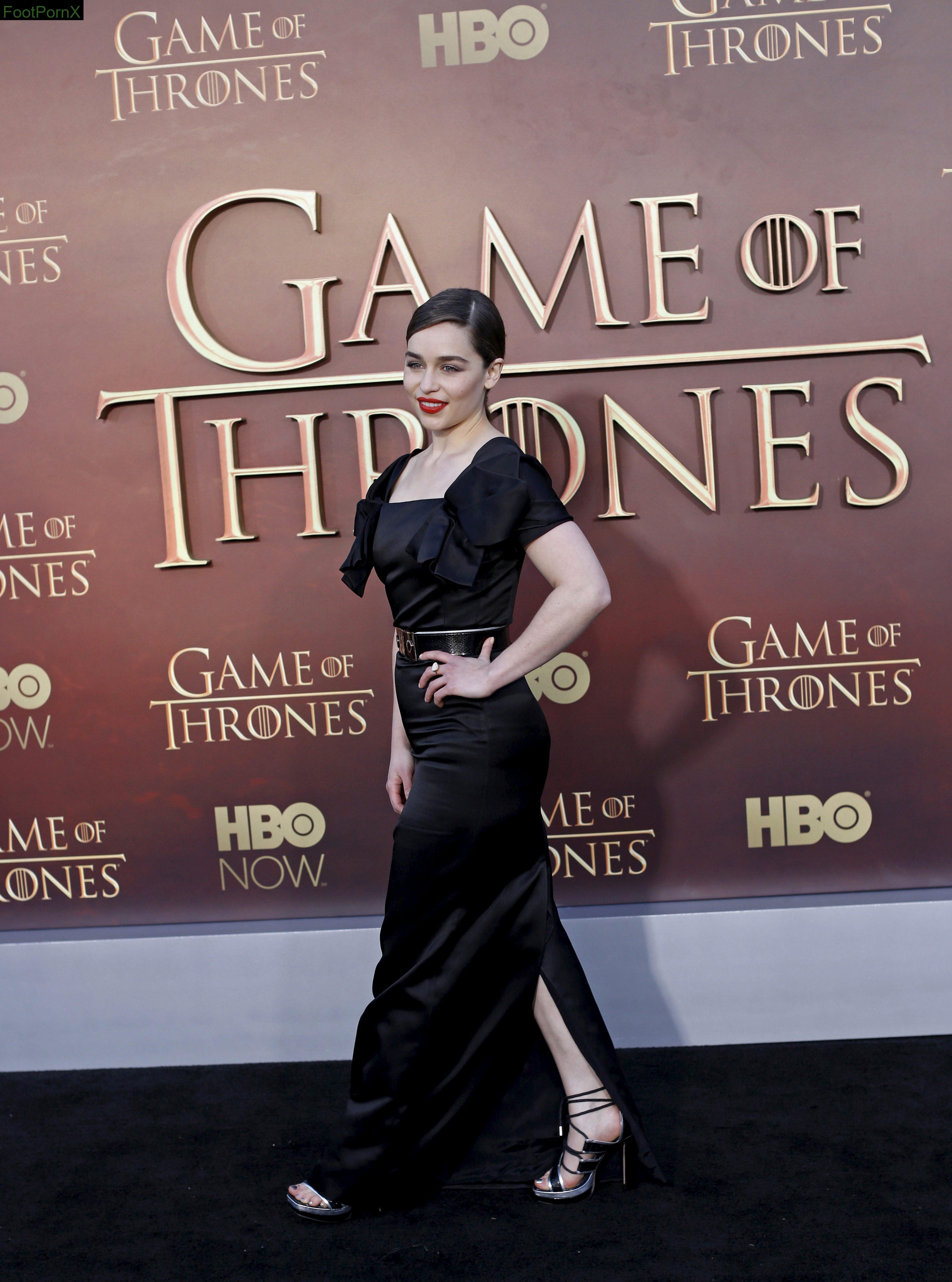 emilia clarke feet photo 13
