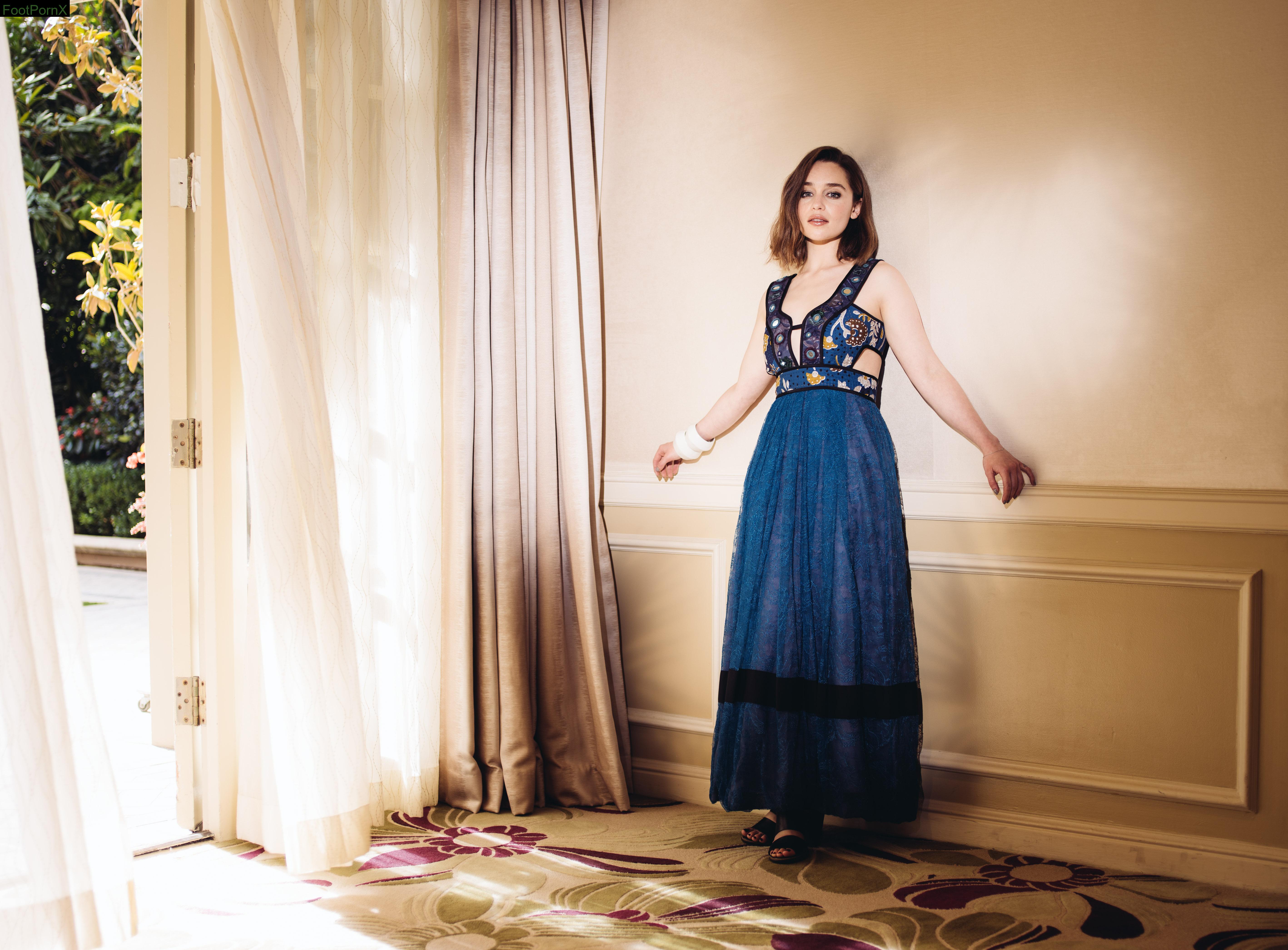 emilia clarke feet photo 6