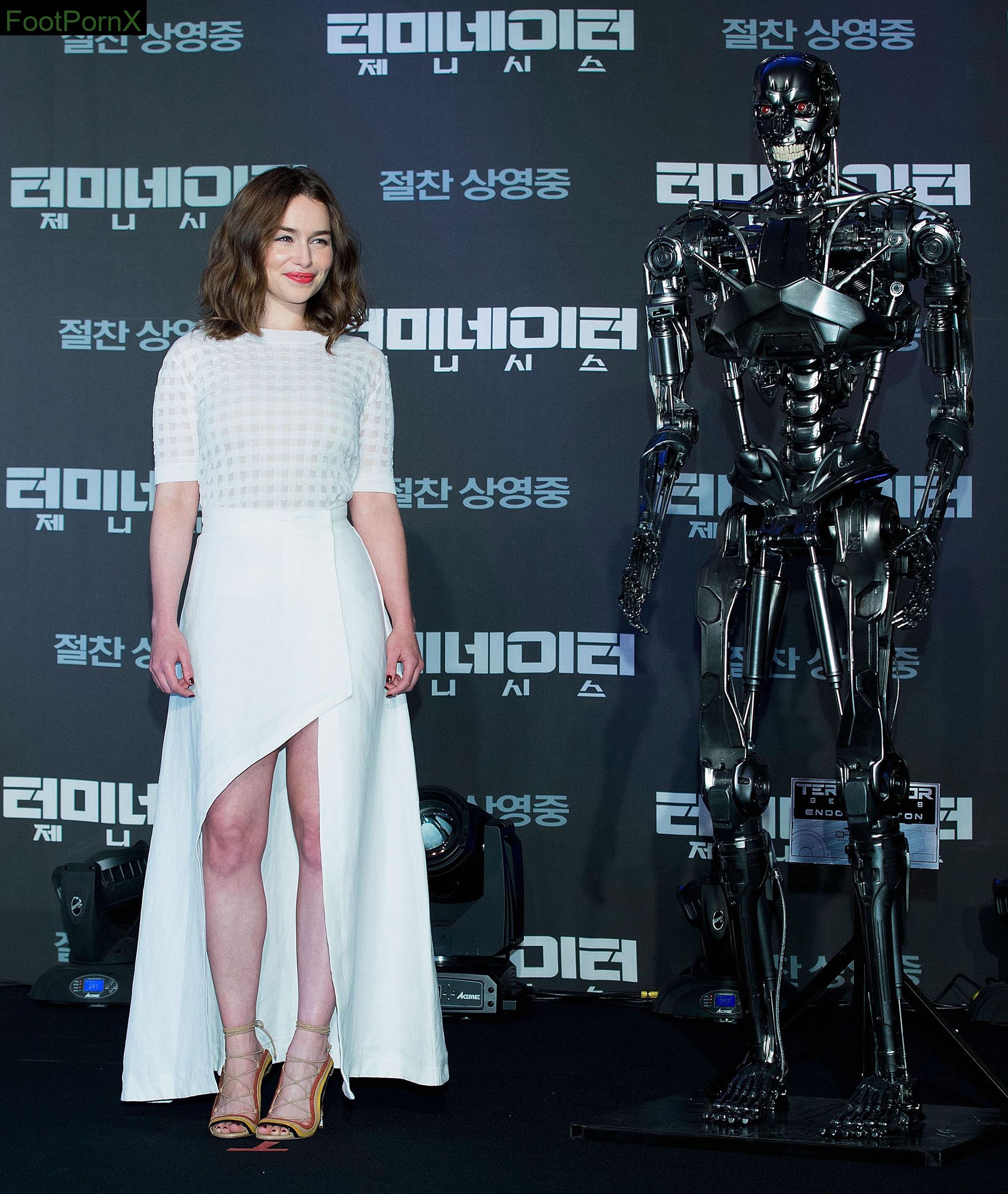 emilia clarke feet photo 13