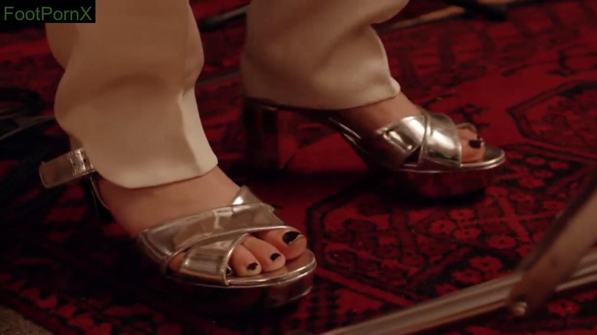 emilia clarke feet photo 17