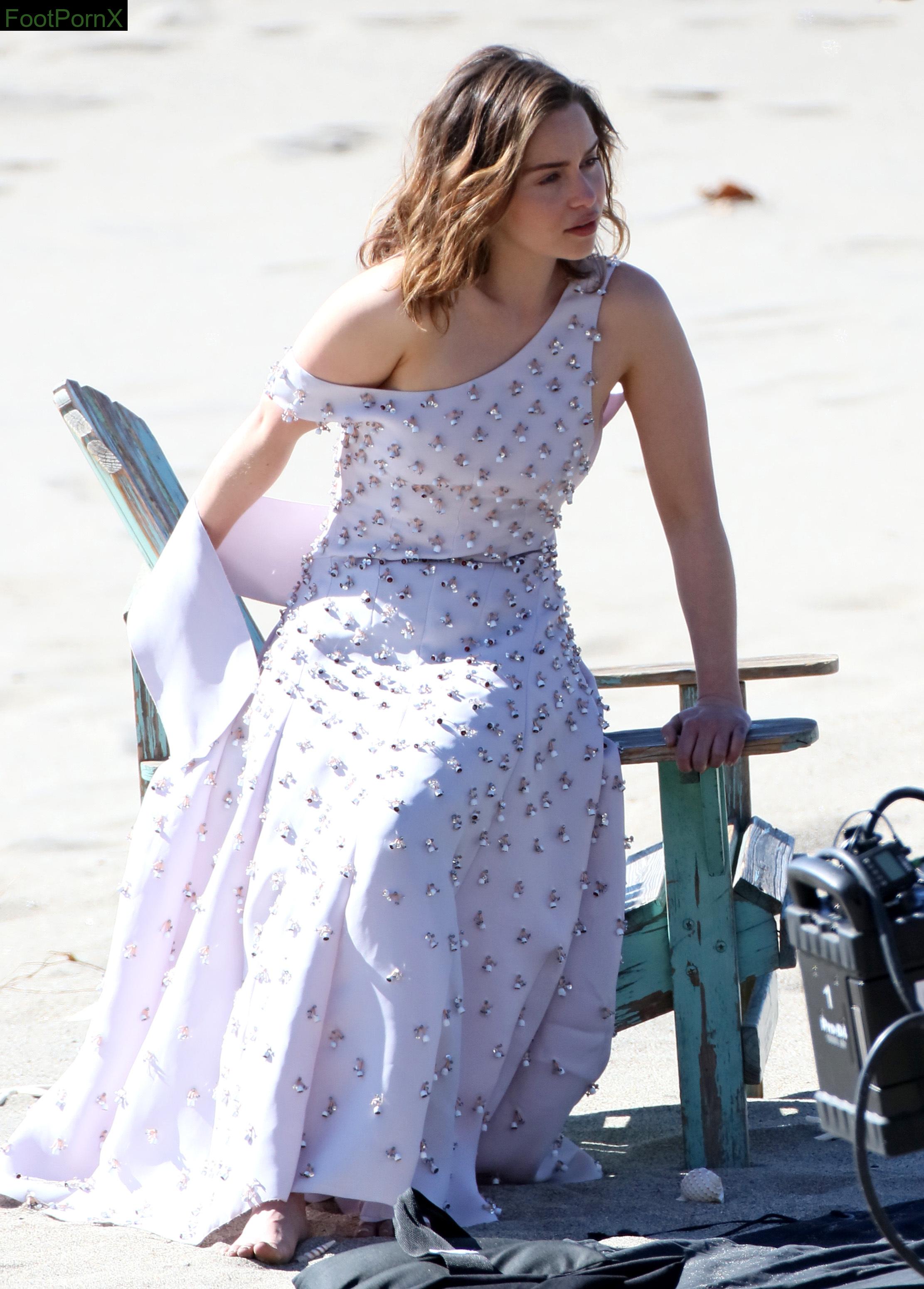 emilia clarke feet photo 17