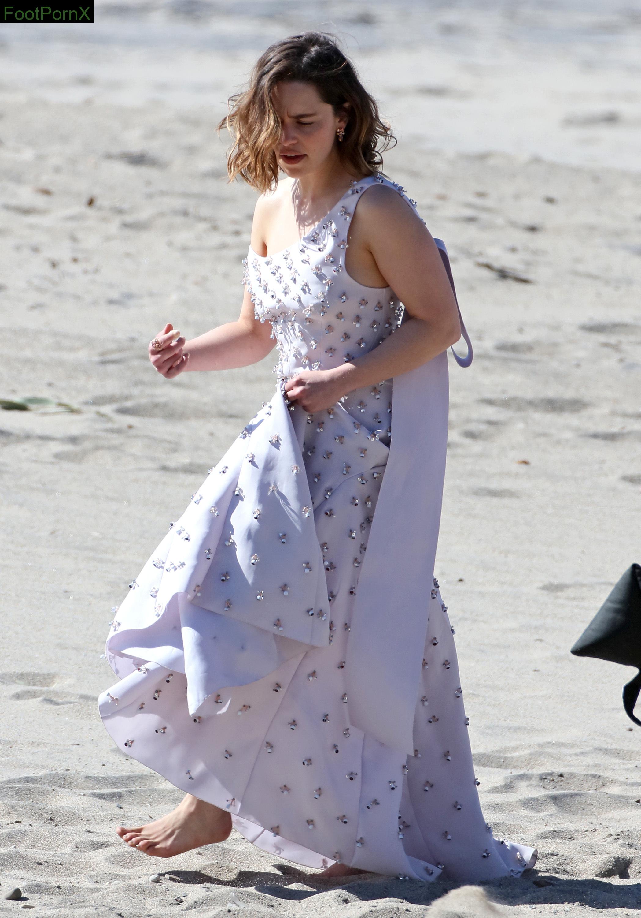 emilia clarke feet photo 15