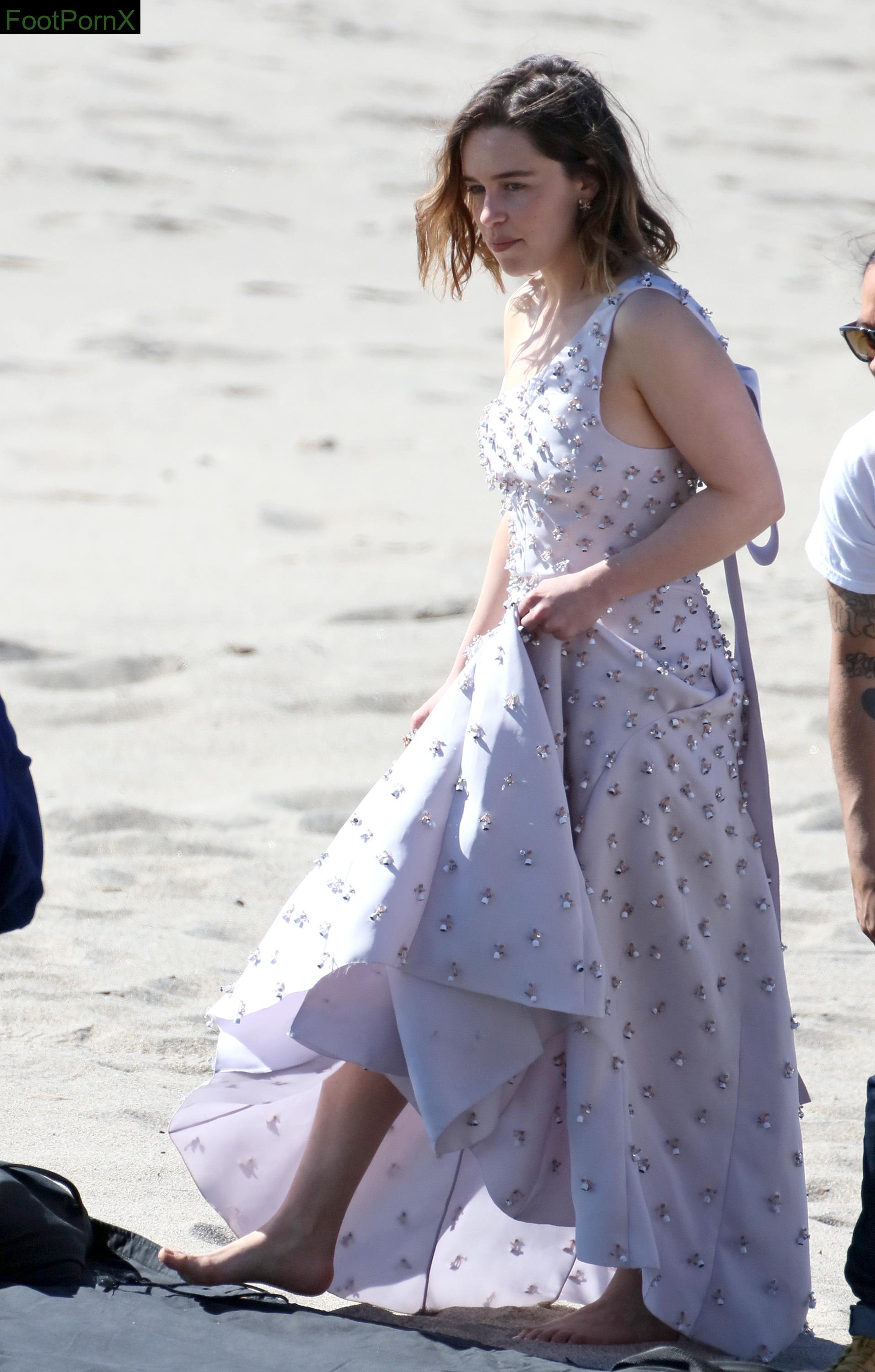 emilia clarke feet photo 19