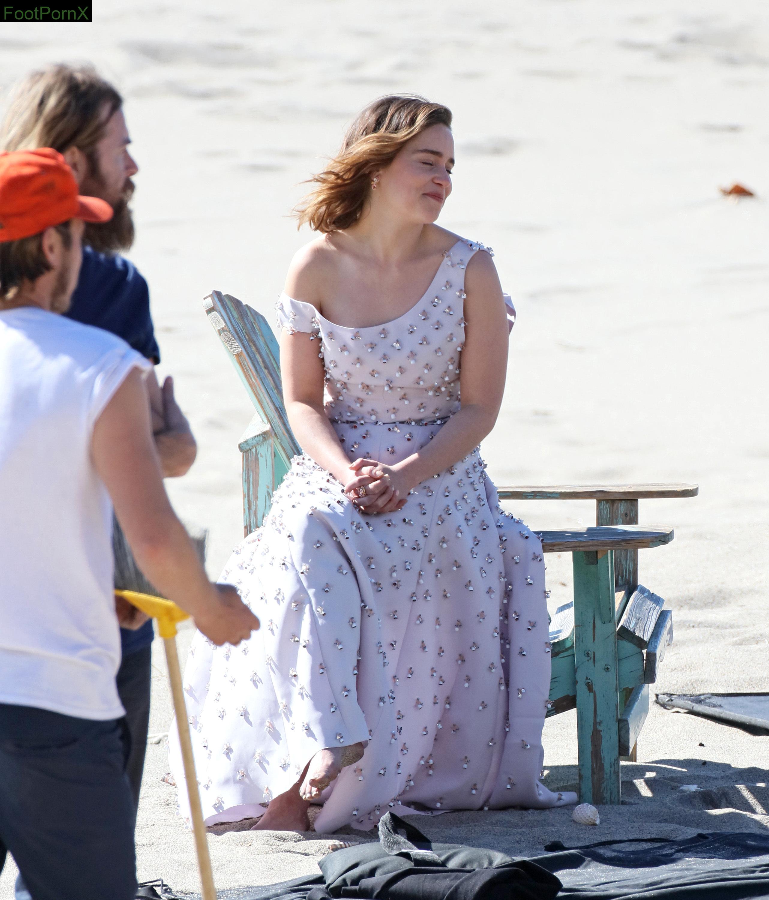 emilia clarke feet photo 9