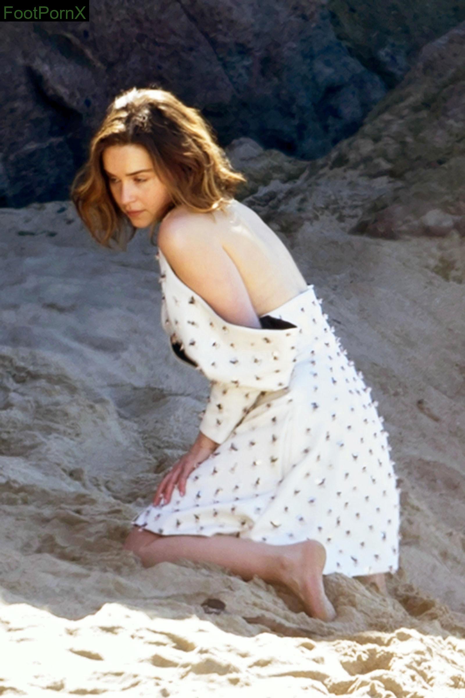 emilia clarke feet photo 12