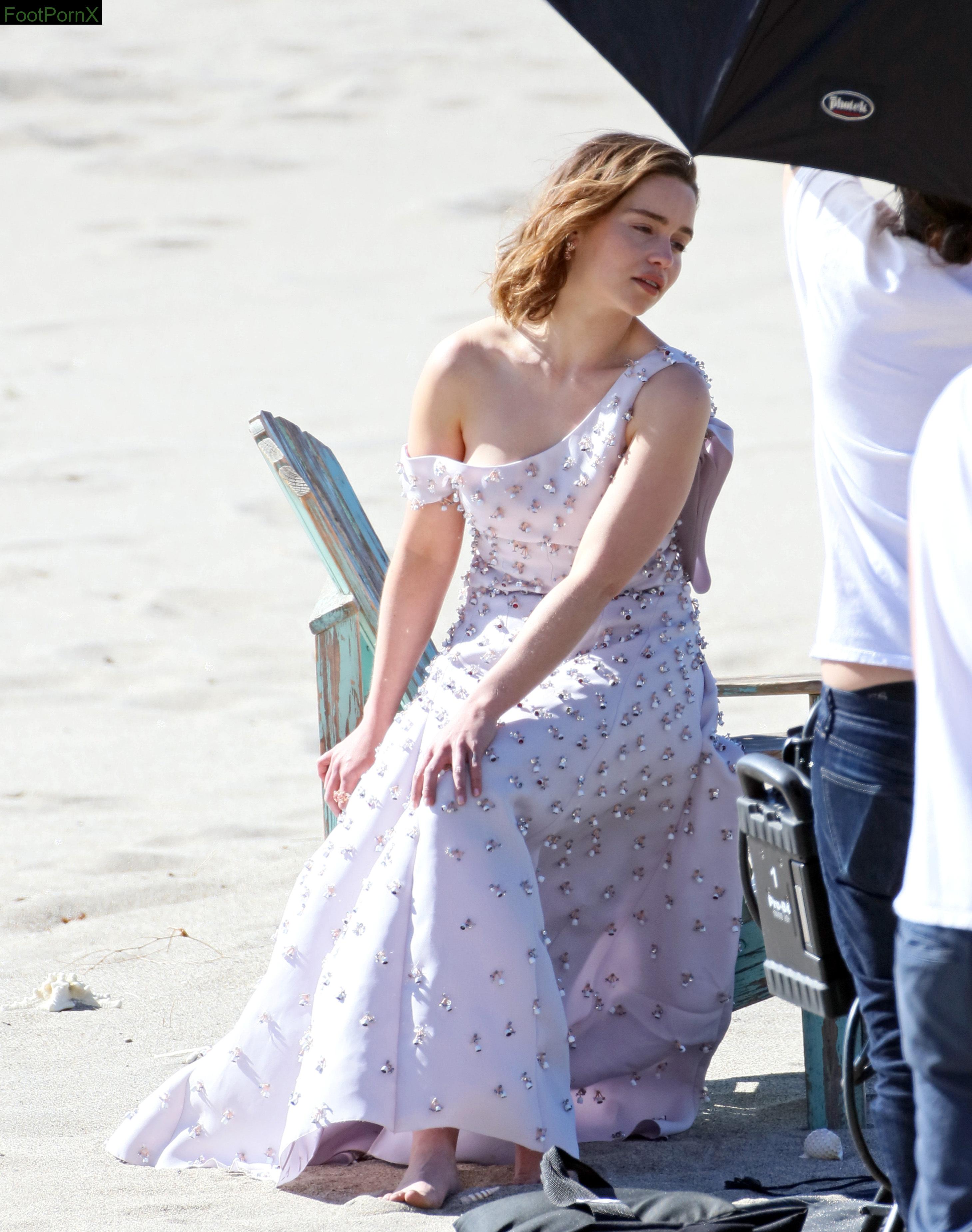 emilia clarke feet photo 21