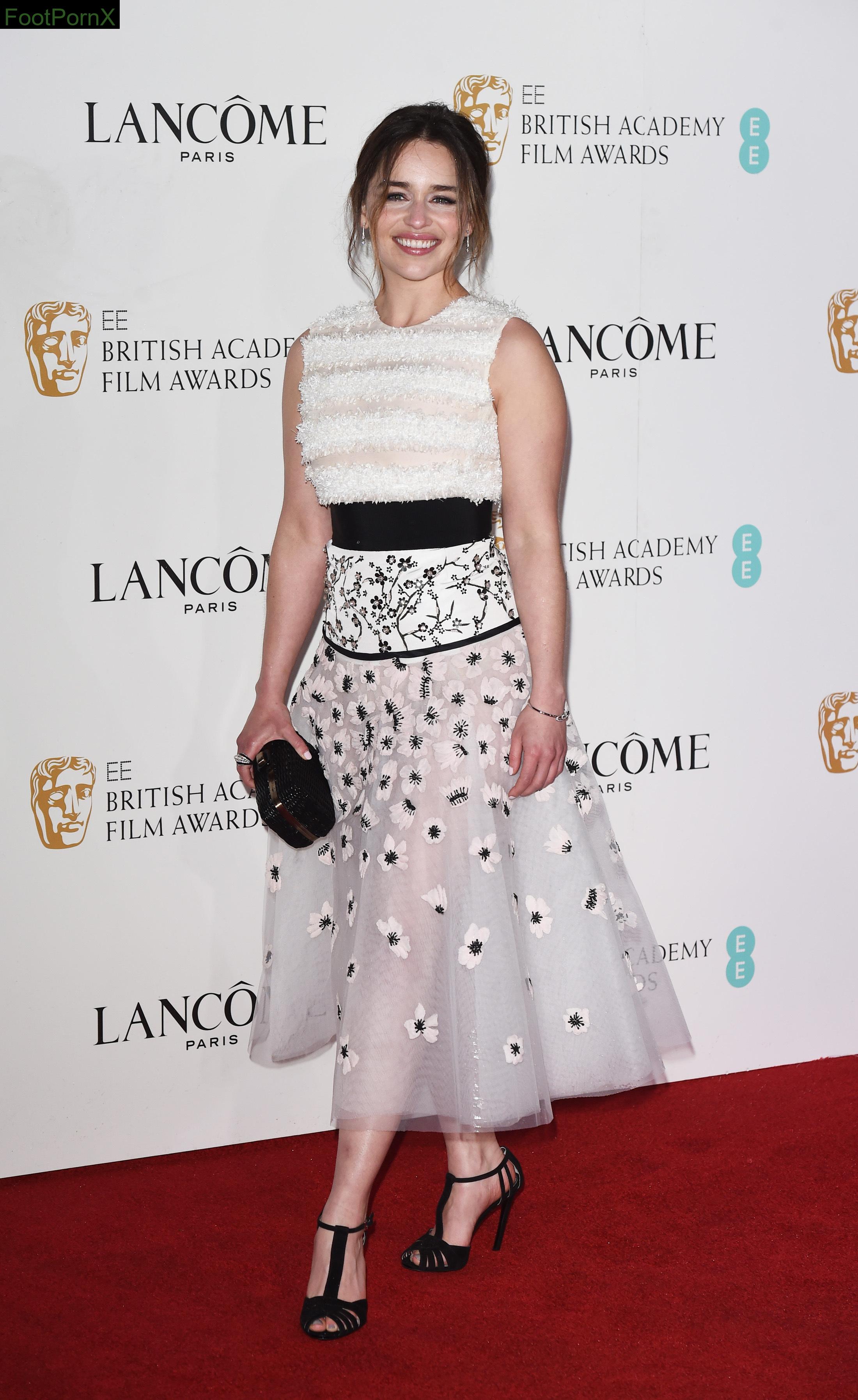 emilia clarke feet photo 11