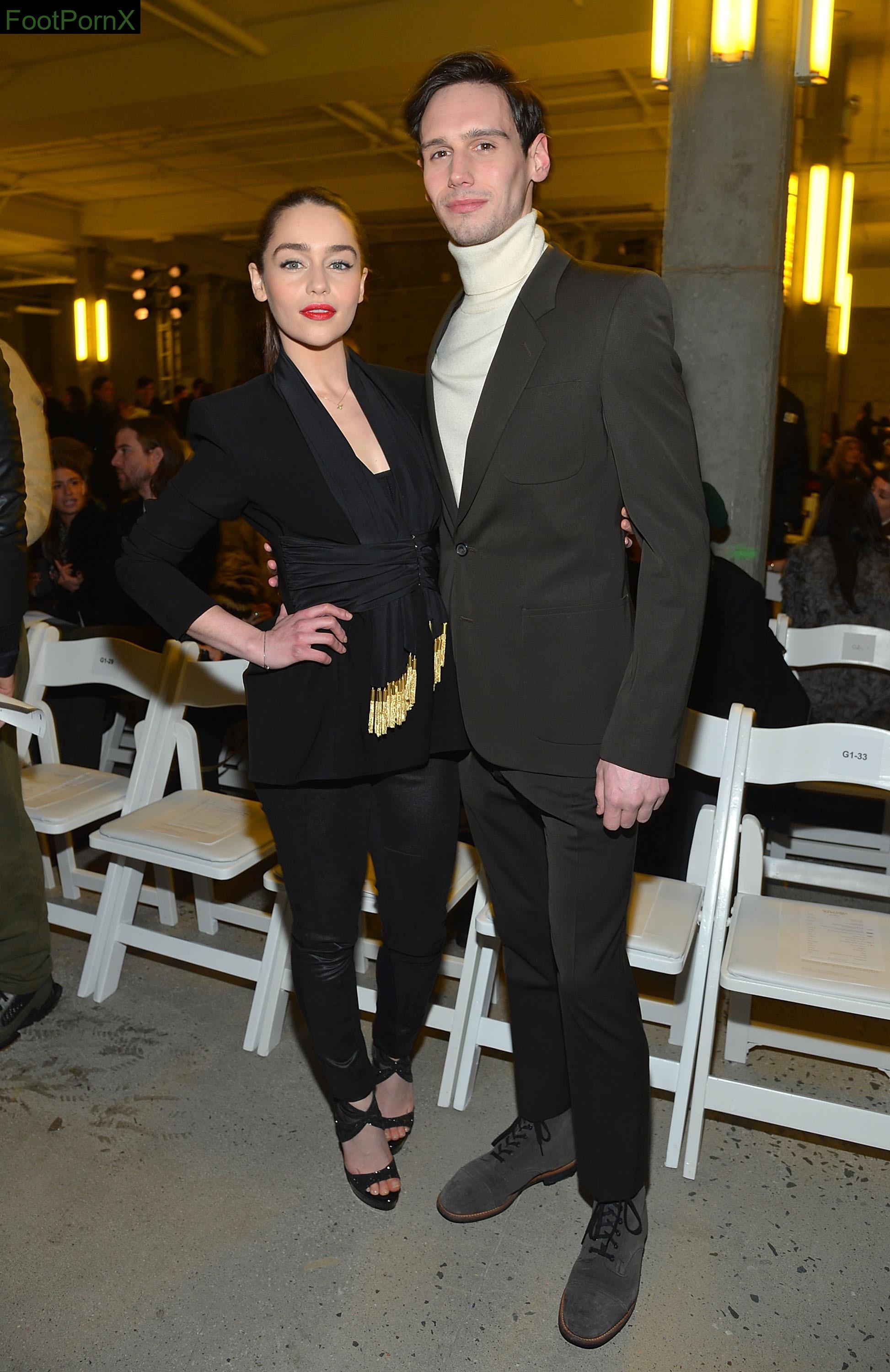 emilia clarke feet photo 19