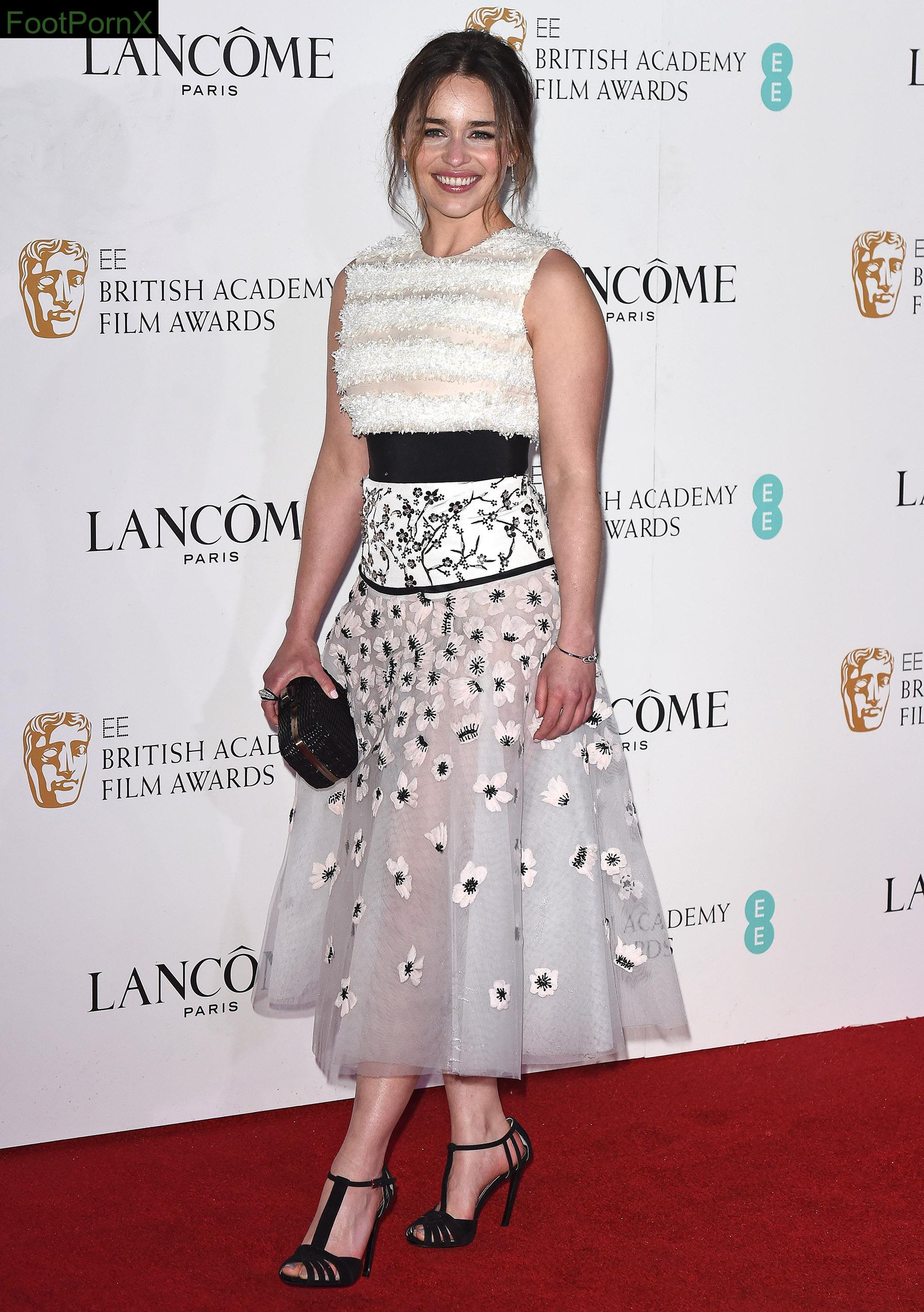 emilia clarke feet photo 8