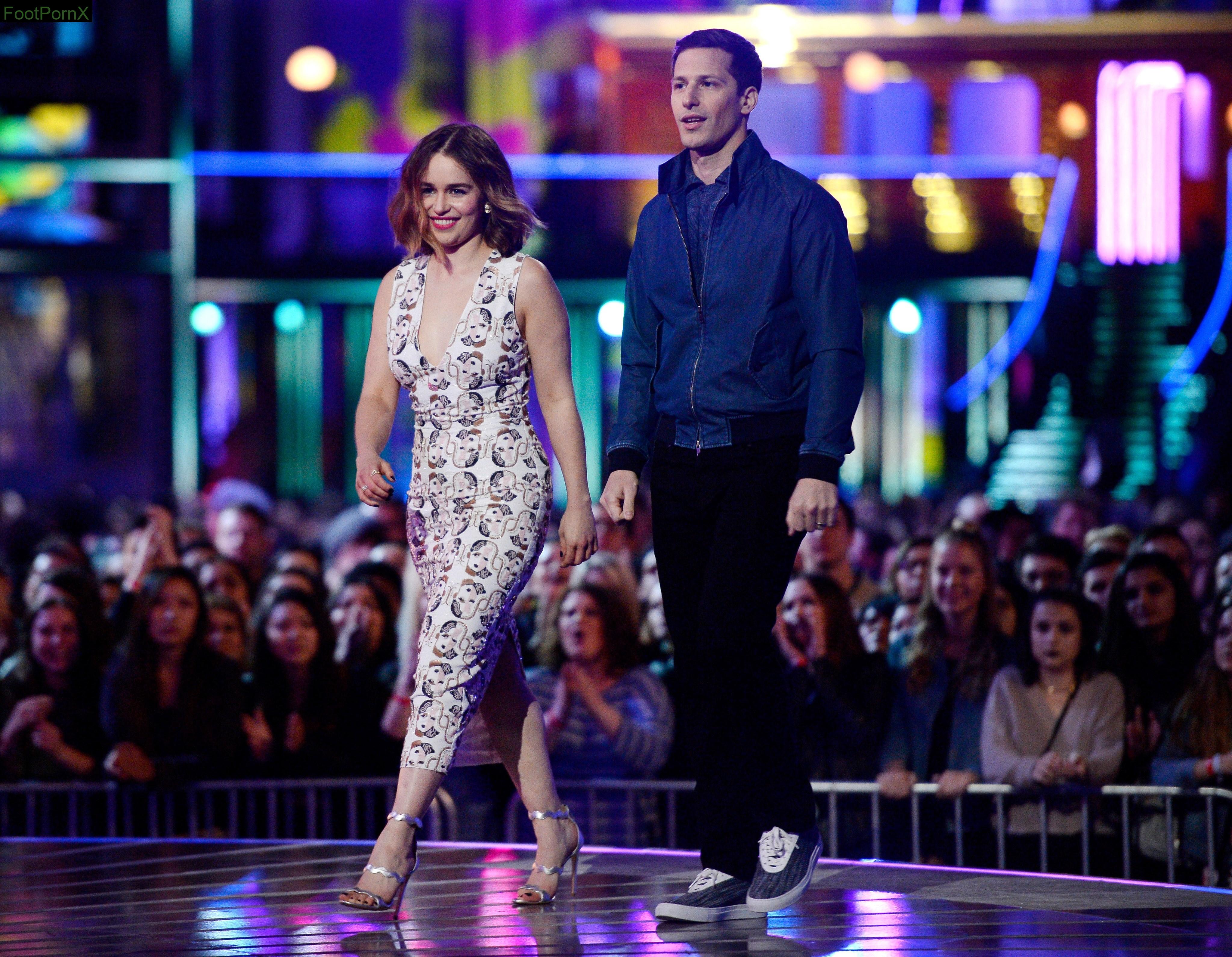 emilia clarke feet photo 13