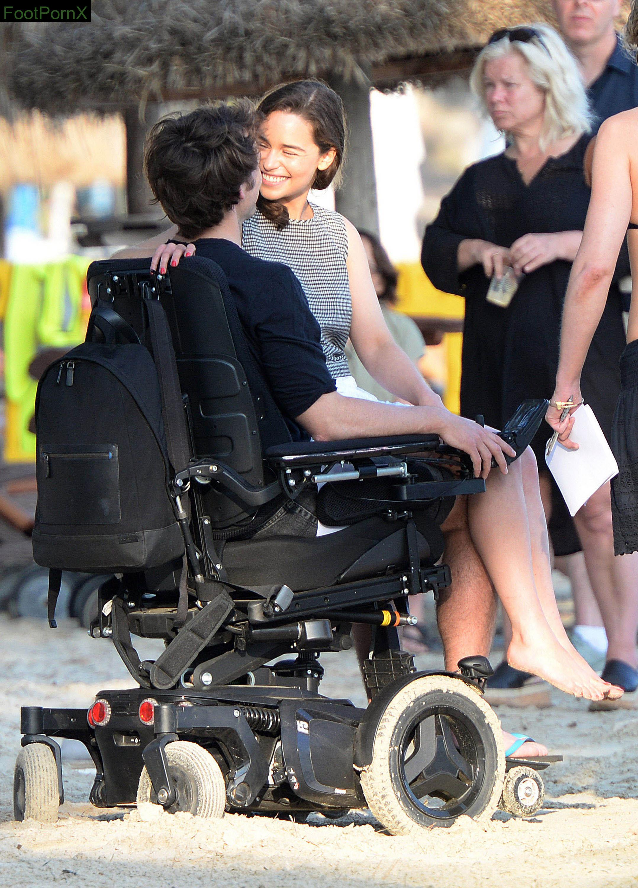 emilia clarke feet photo 10
