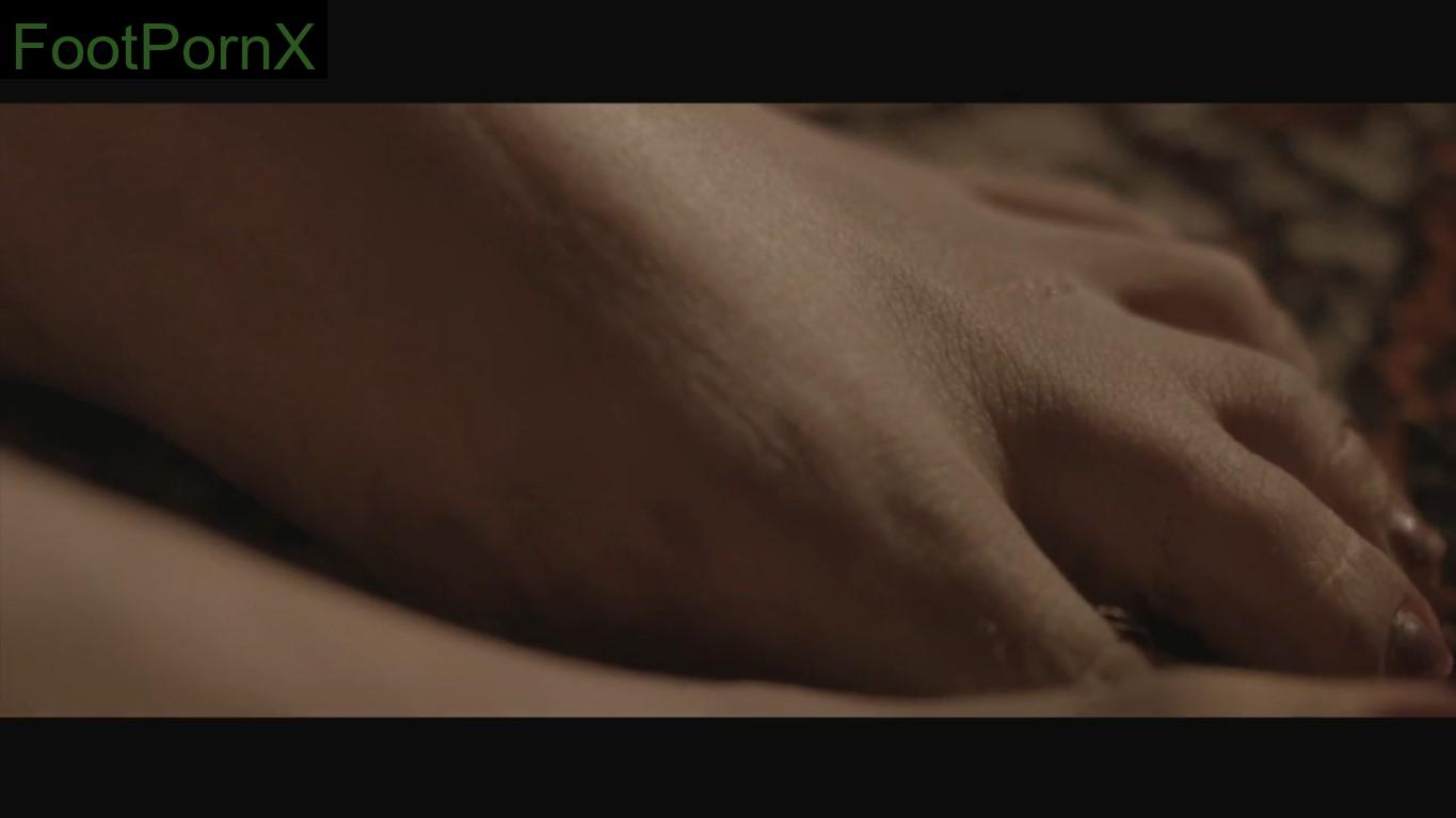 emilia clarke feet photo 3