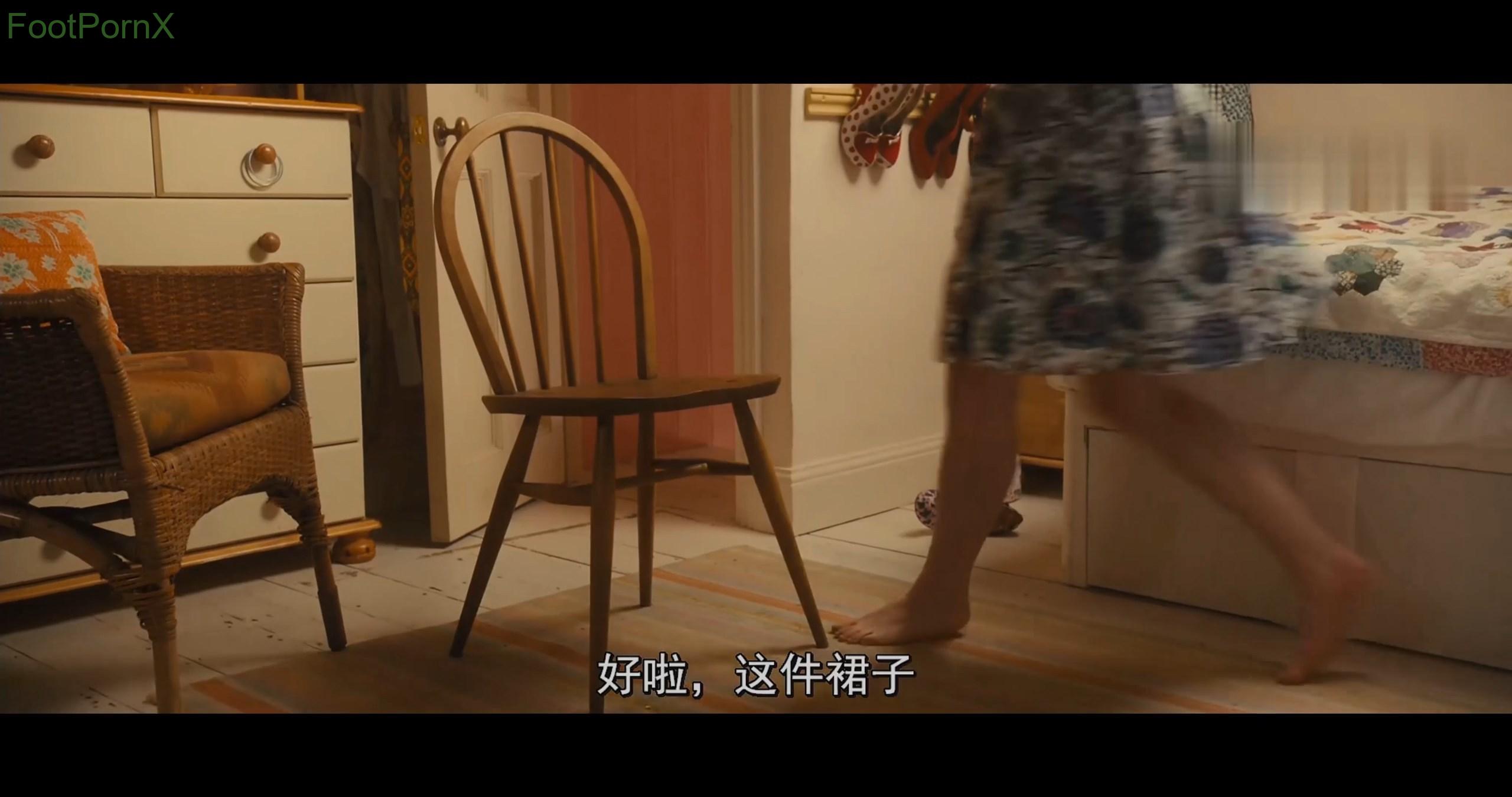 emilia clarke feet photo 2