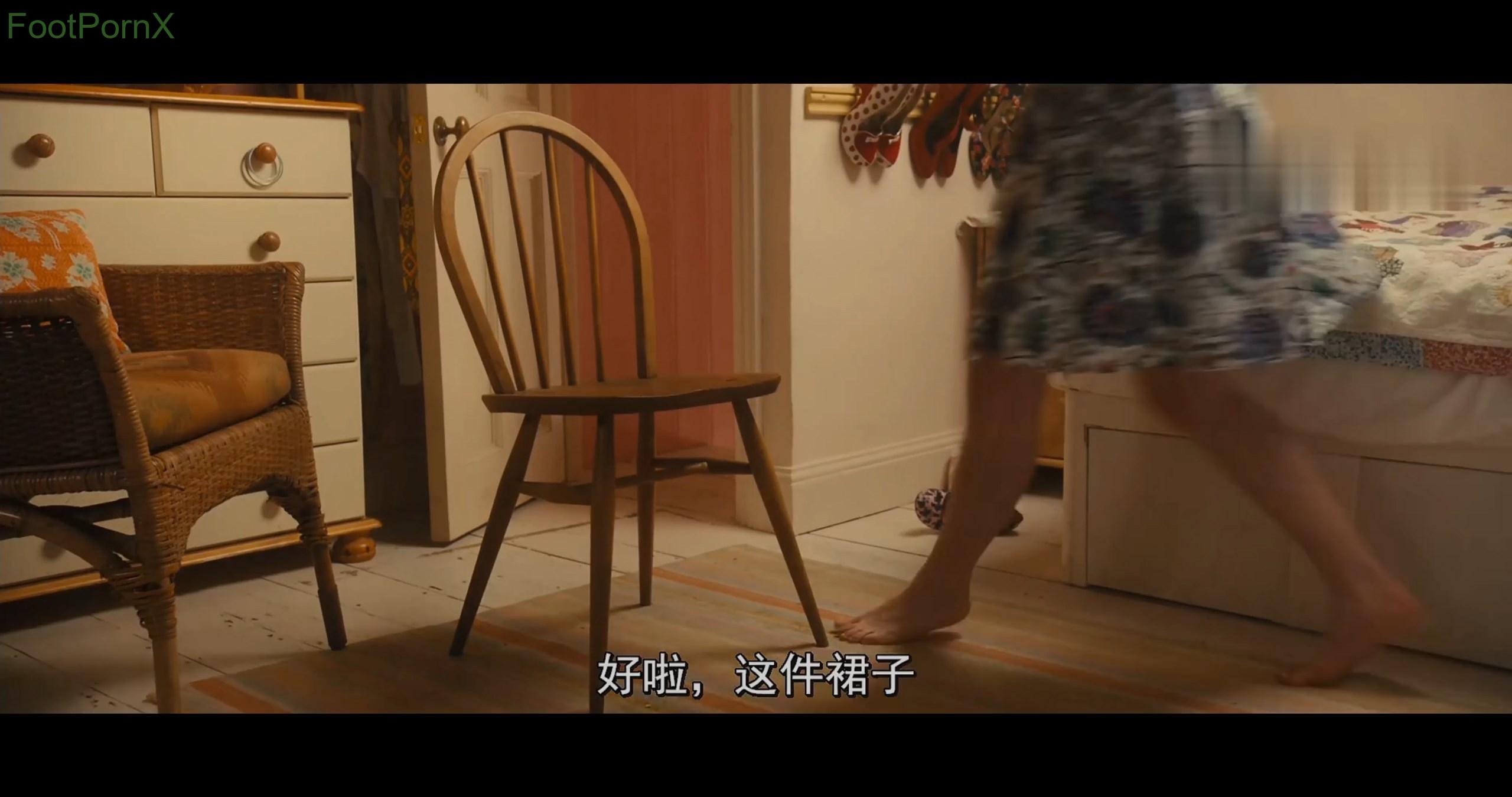 emilia clarke feet photo 24