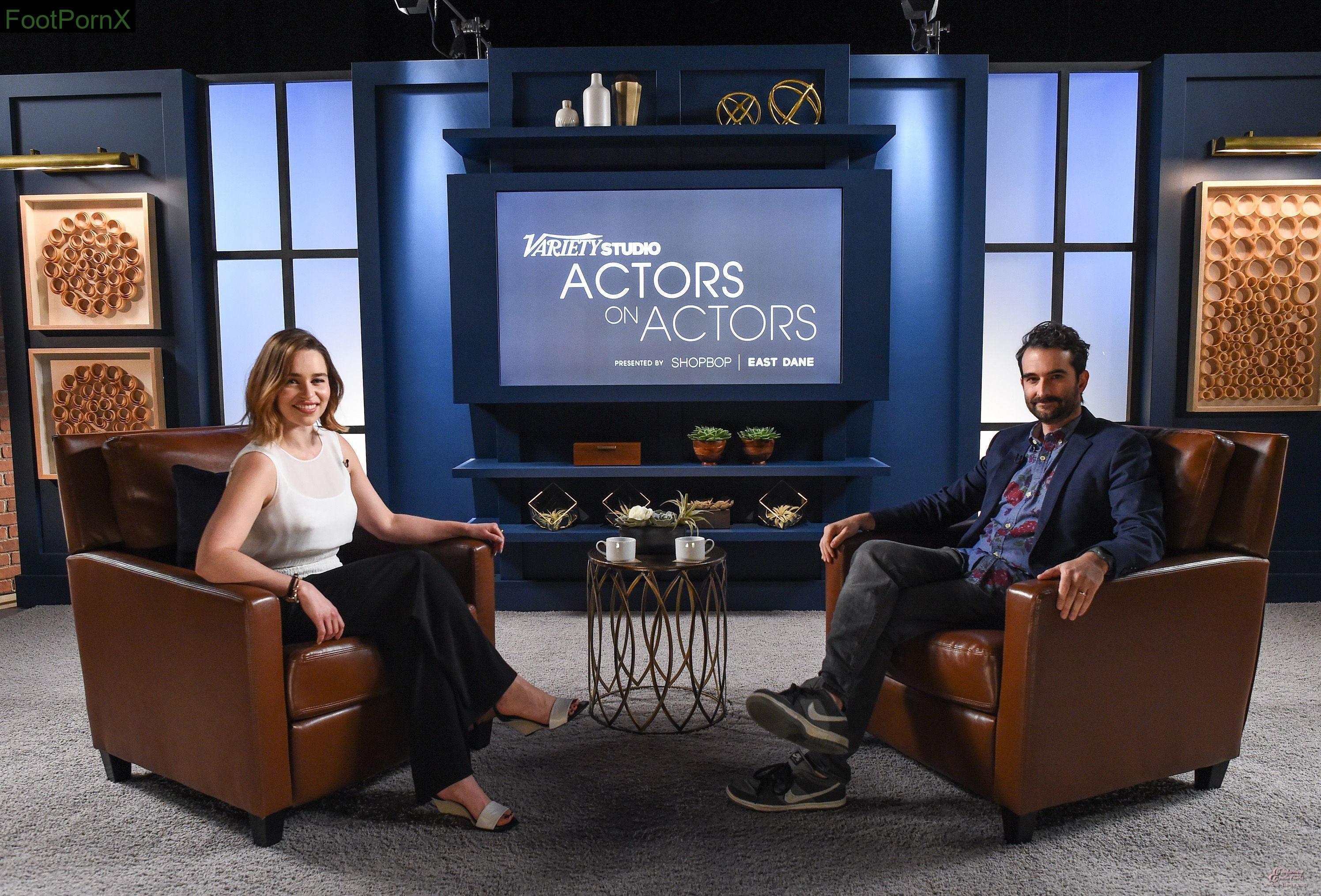 emilia clarke feet photo 22