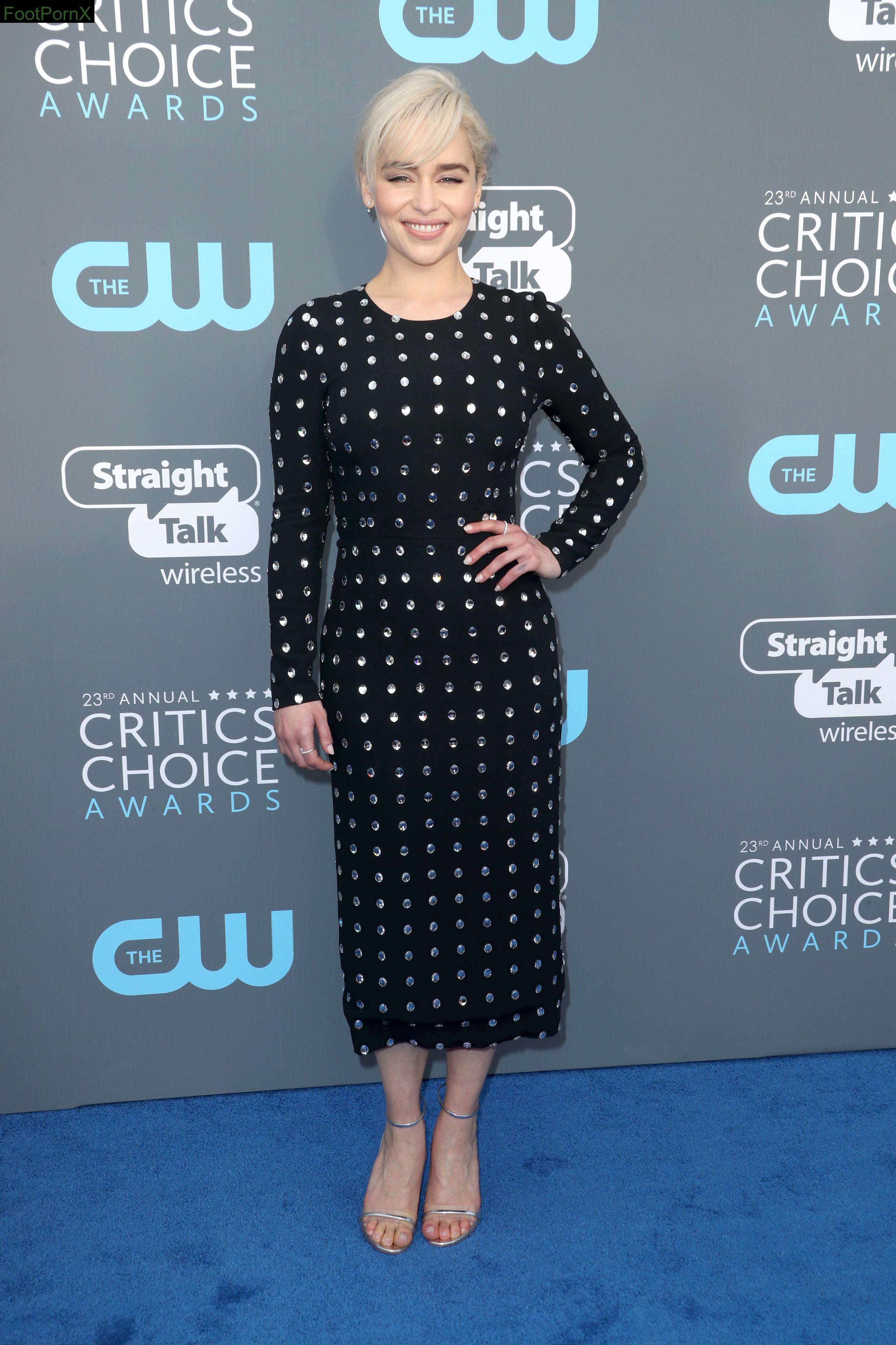 emilia clarke feet photo 16