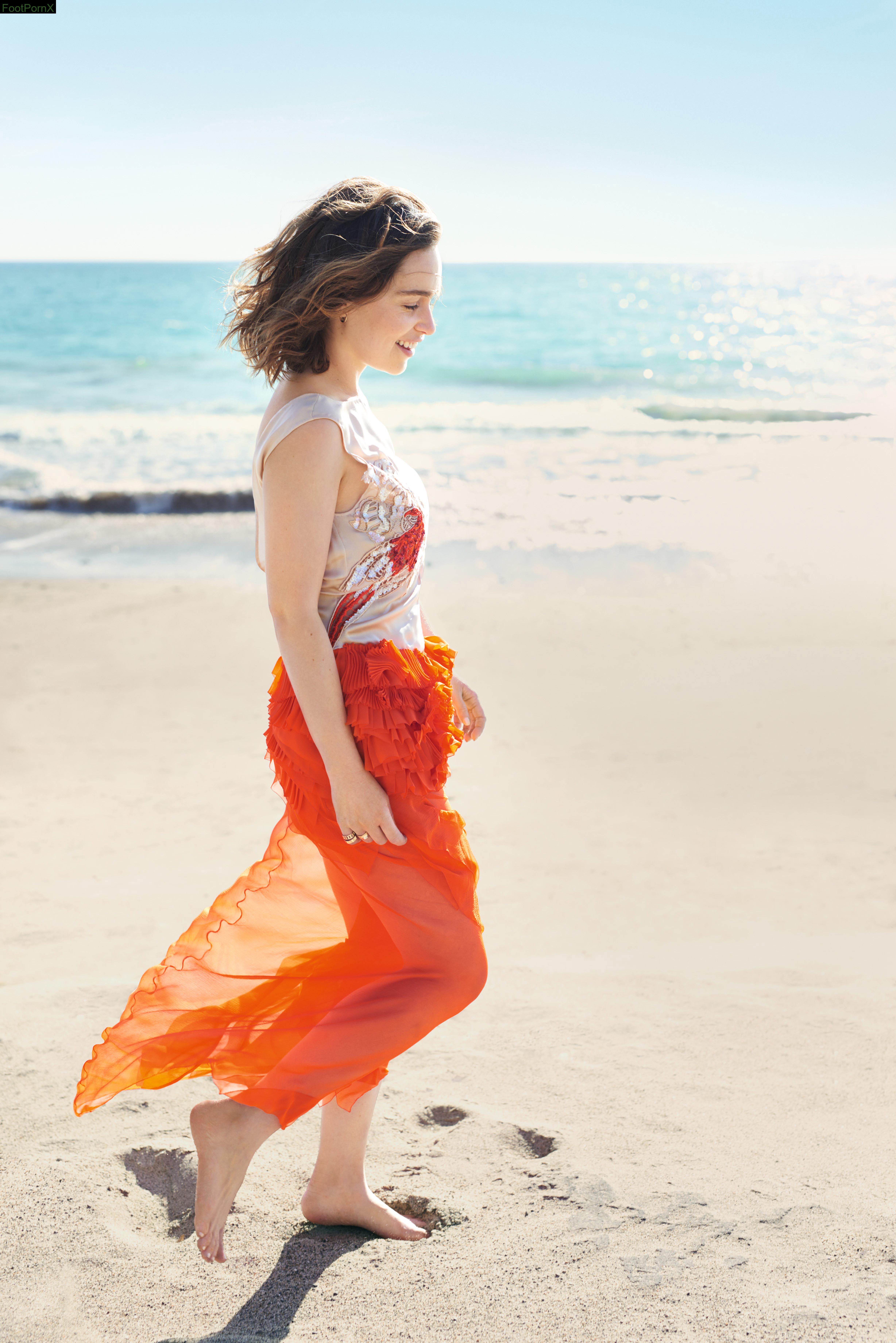 emilia clarke feet photo 6
