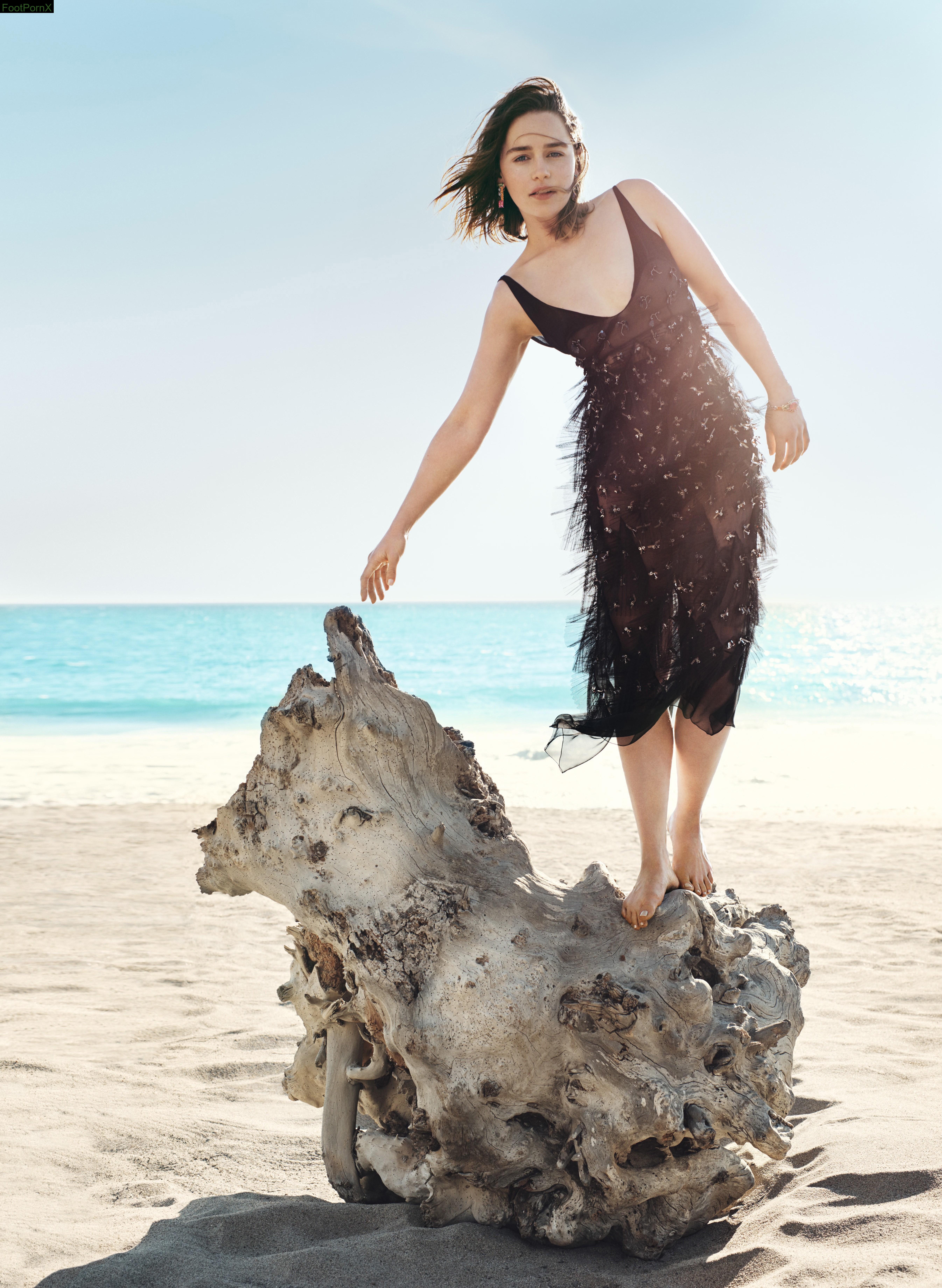 emilia clarke feet photo 21