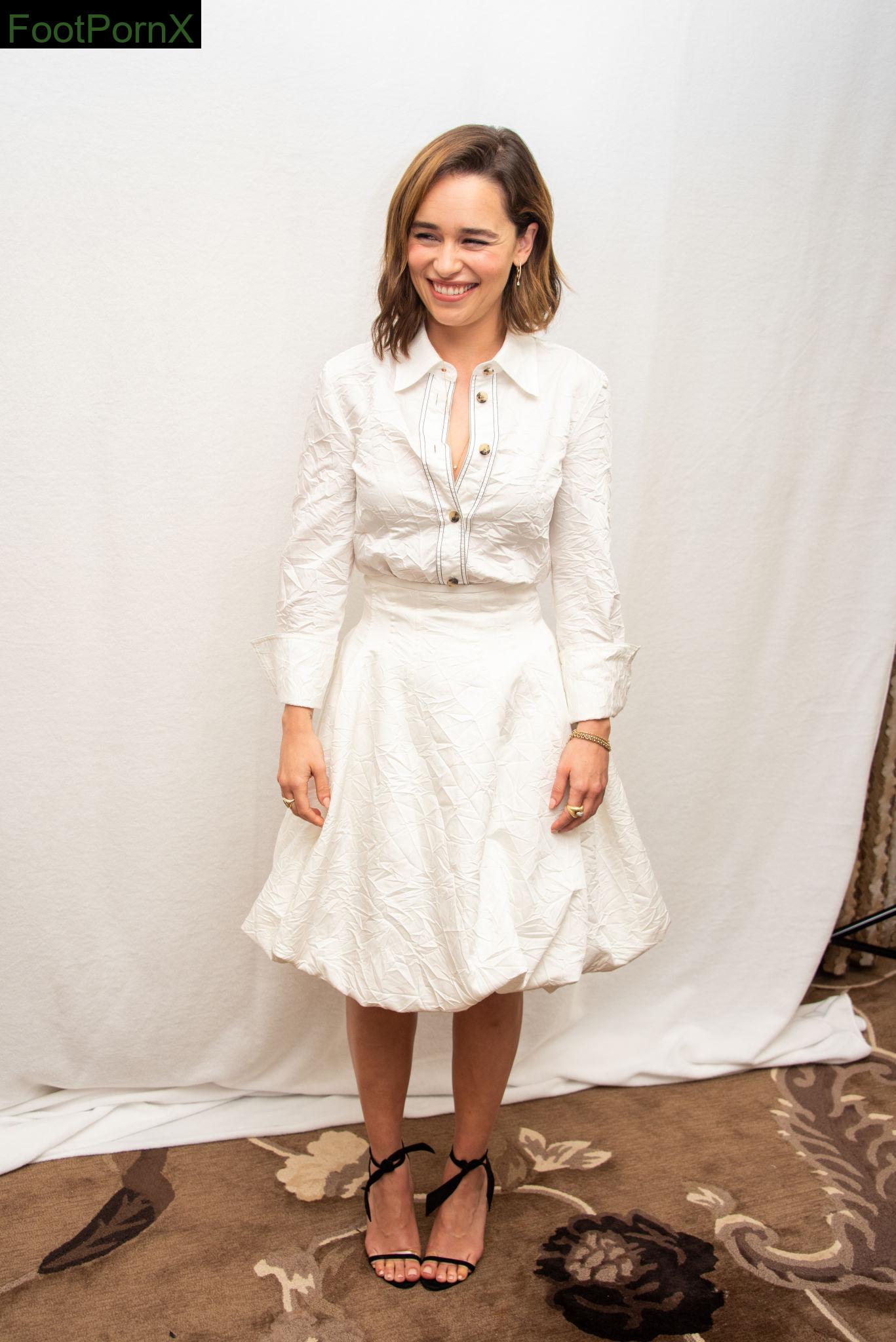 emilia clarke feet photo 2